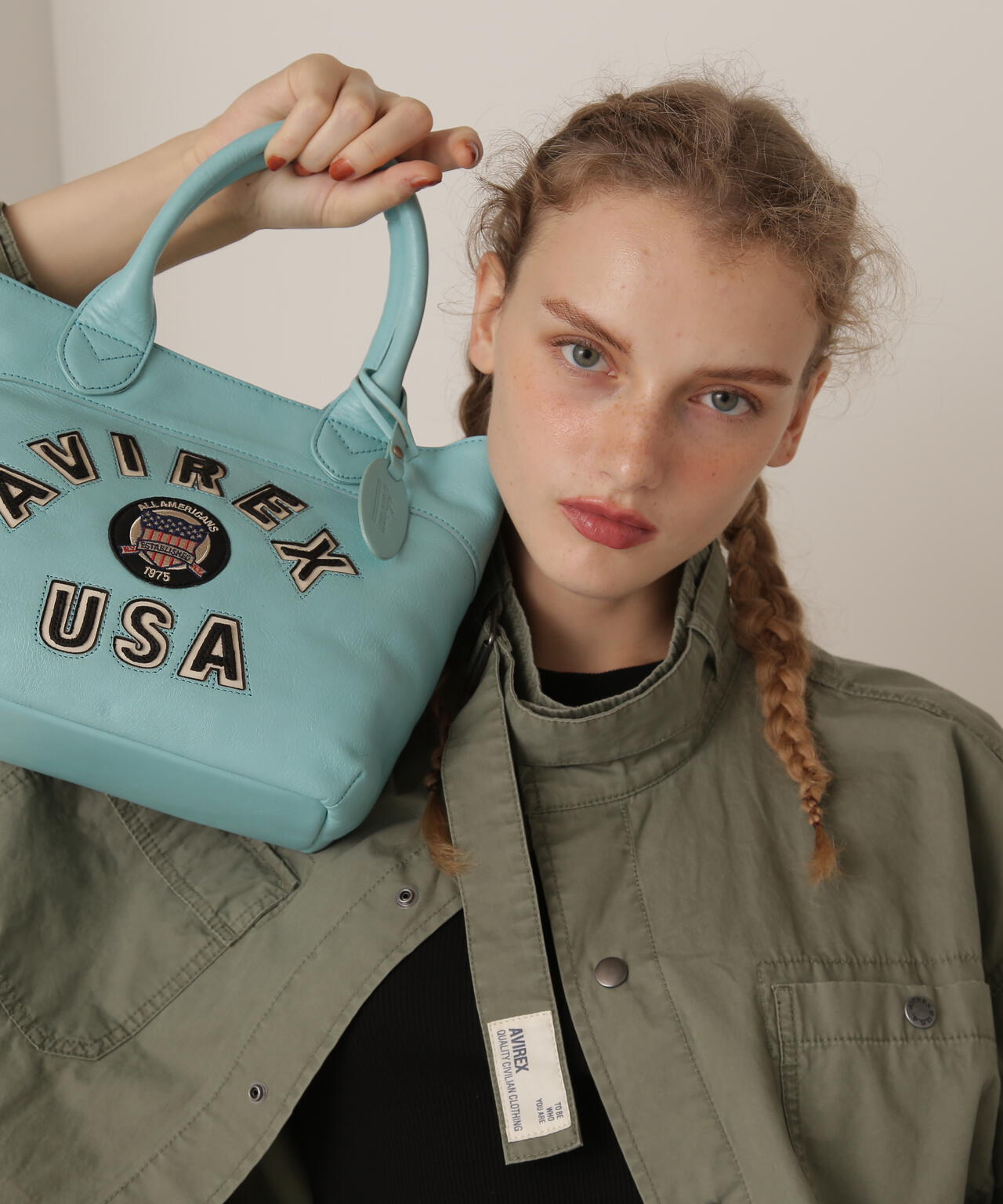 バーシティー レザー ミニ トートバッグ/VARSITY LEATHER MINI TOTE BAG/AVX5626