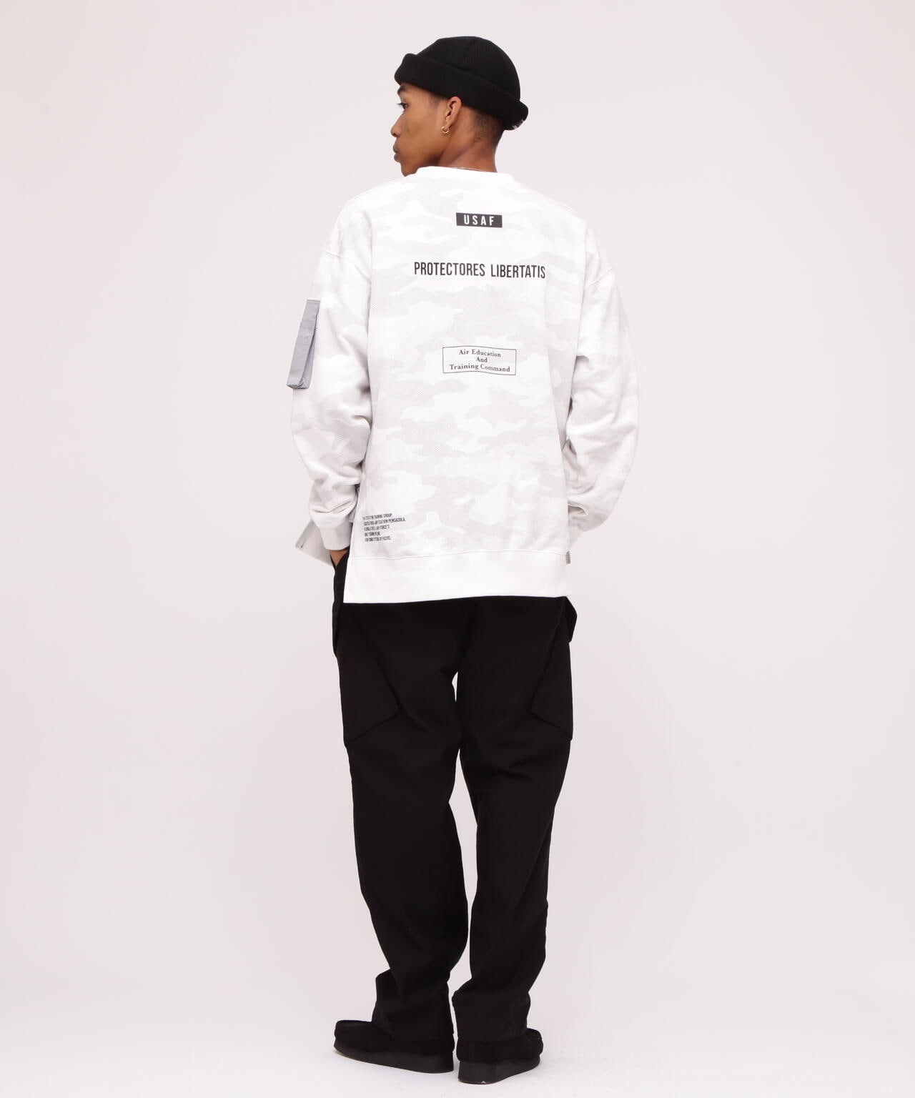 4f044b20-4544-58c3-b061-f353a5659999_Image