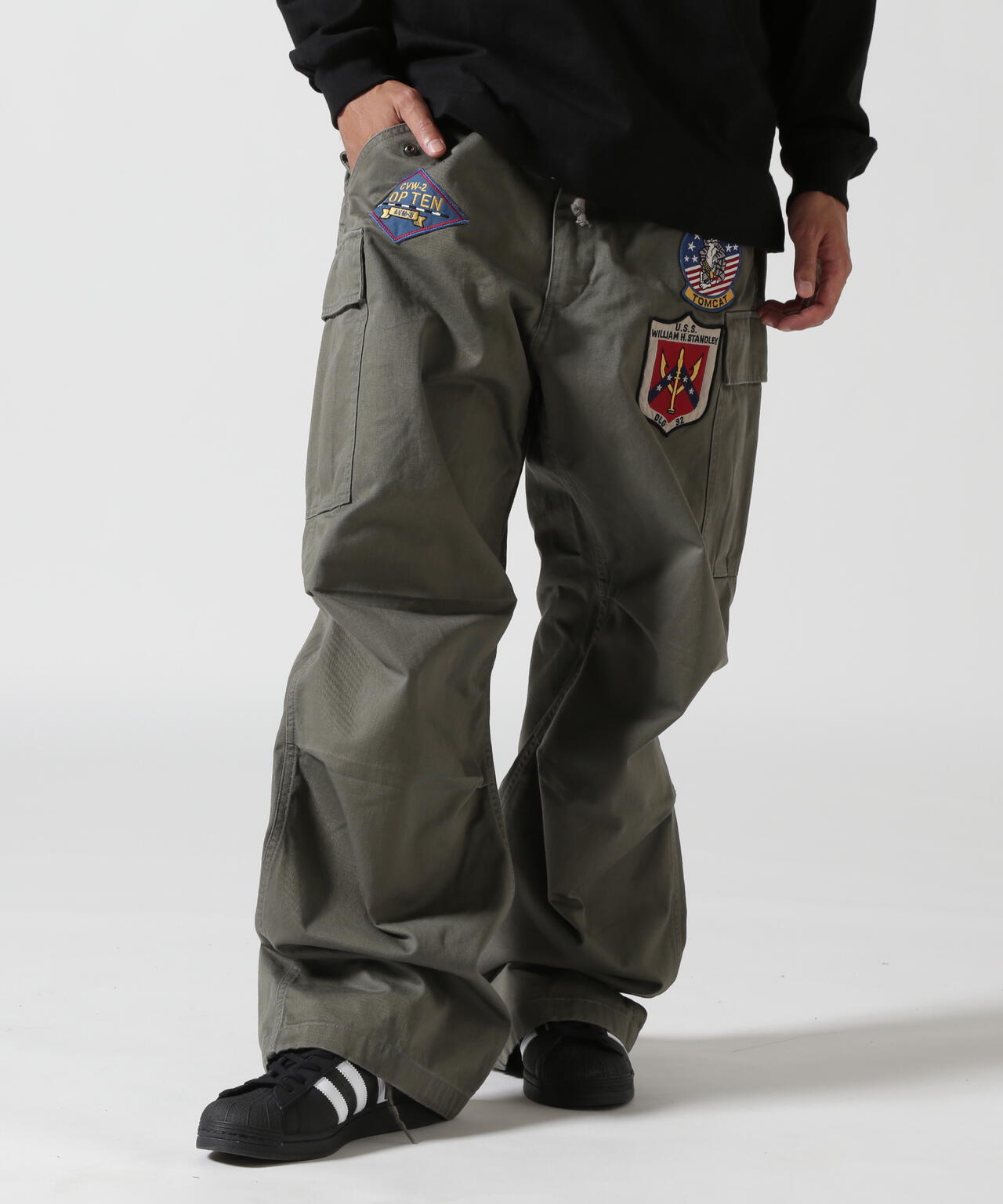 《直営店限定》TOP GUN WAPPEN CARGO PANTS / トップガン ワッペン カーゴパンツ / AVIREX