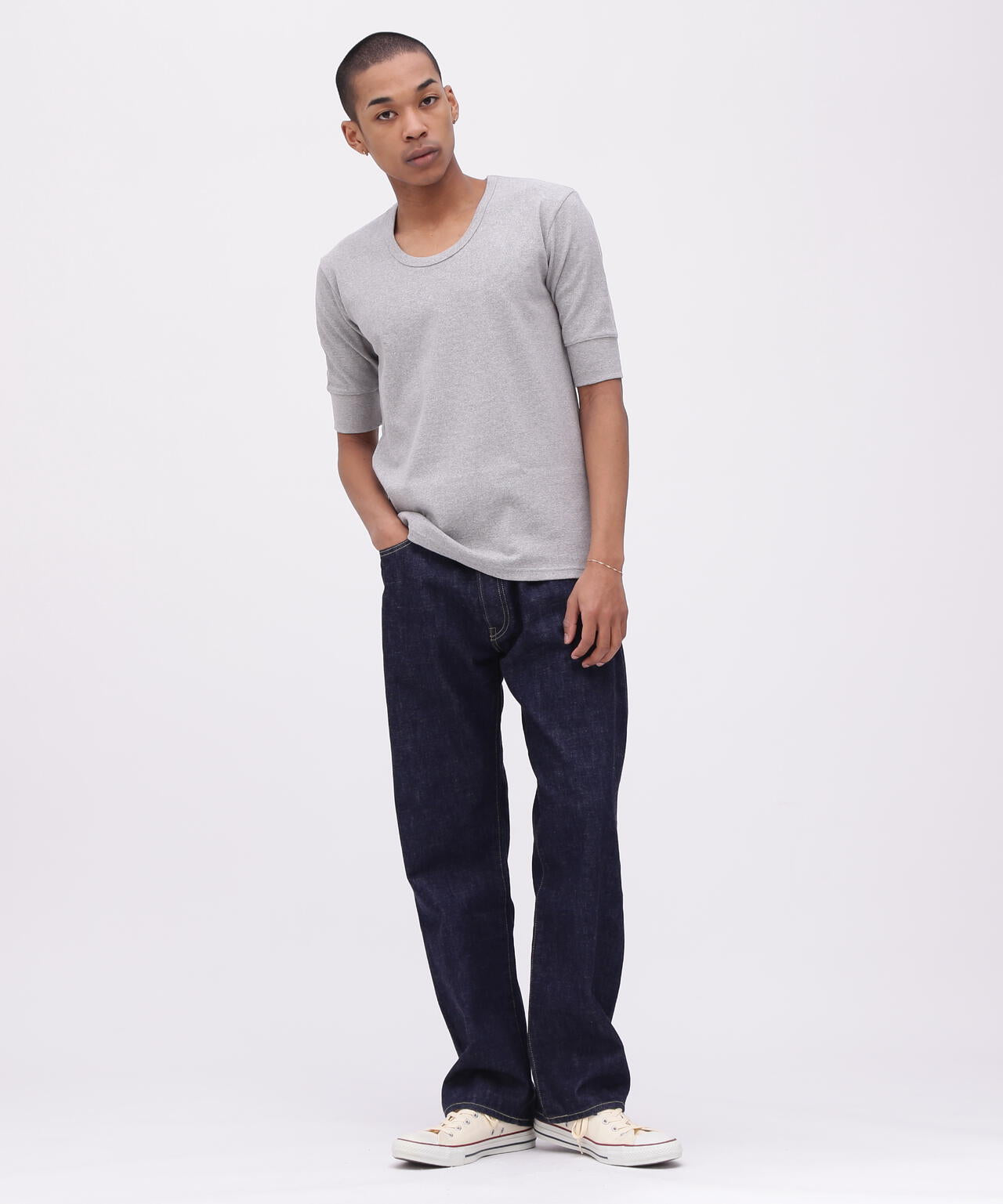《DAILY/デイリー》HALF SLEEVE U-NECK T-SHIRT/デイリー 五分袖 Uネック Tシャツ/AVIREX