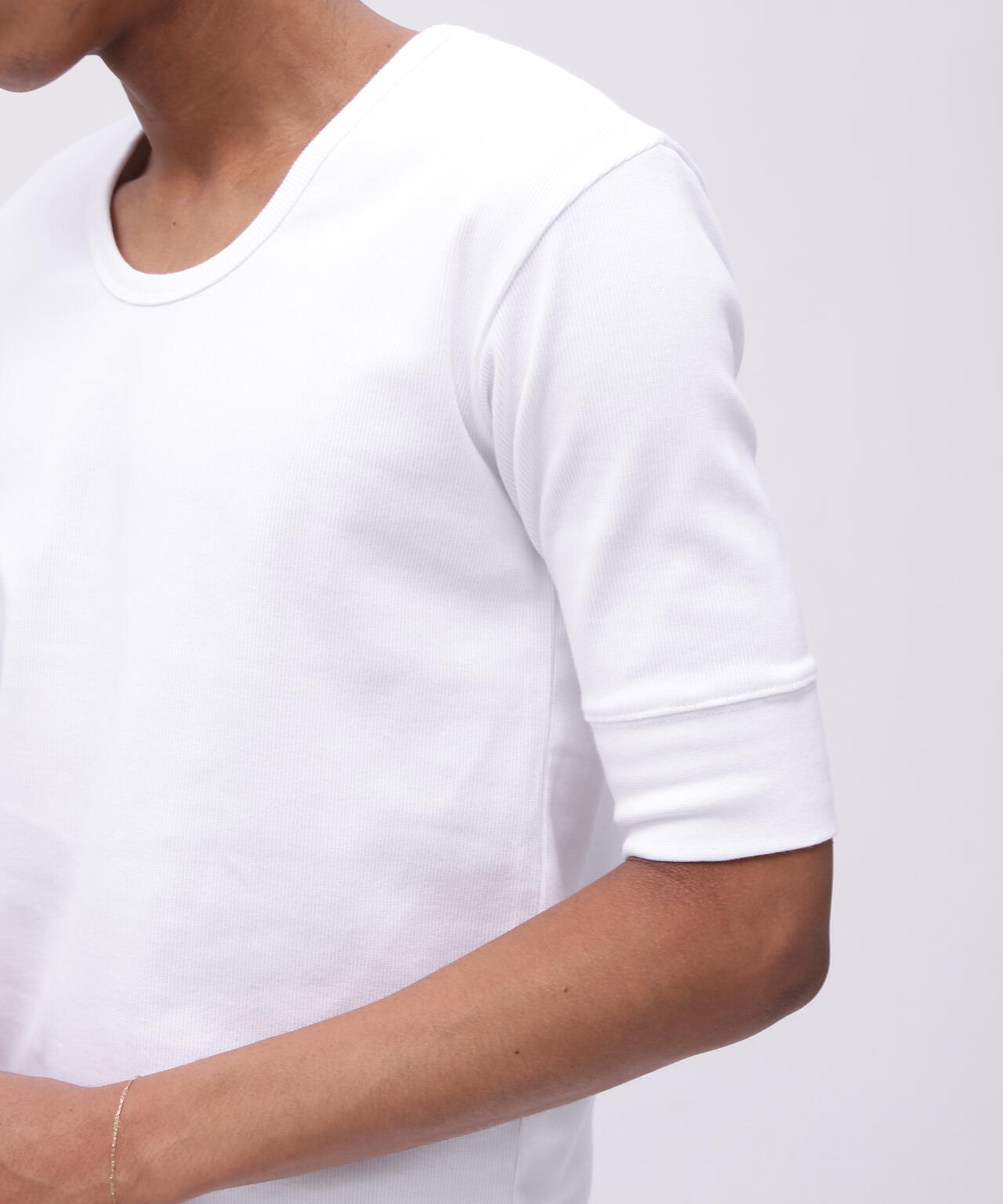 《DAILY/デイリー》HALF SLEEVE U-NECK T-SHIRT/デイリー 五分袖 Uネック Tシャツ/AVIREX