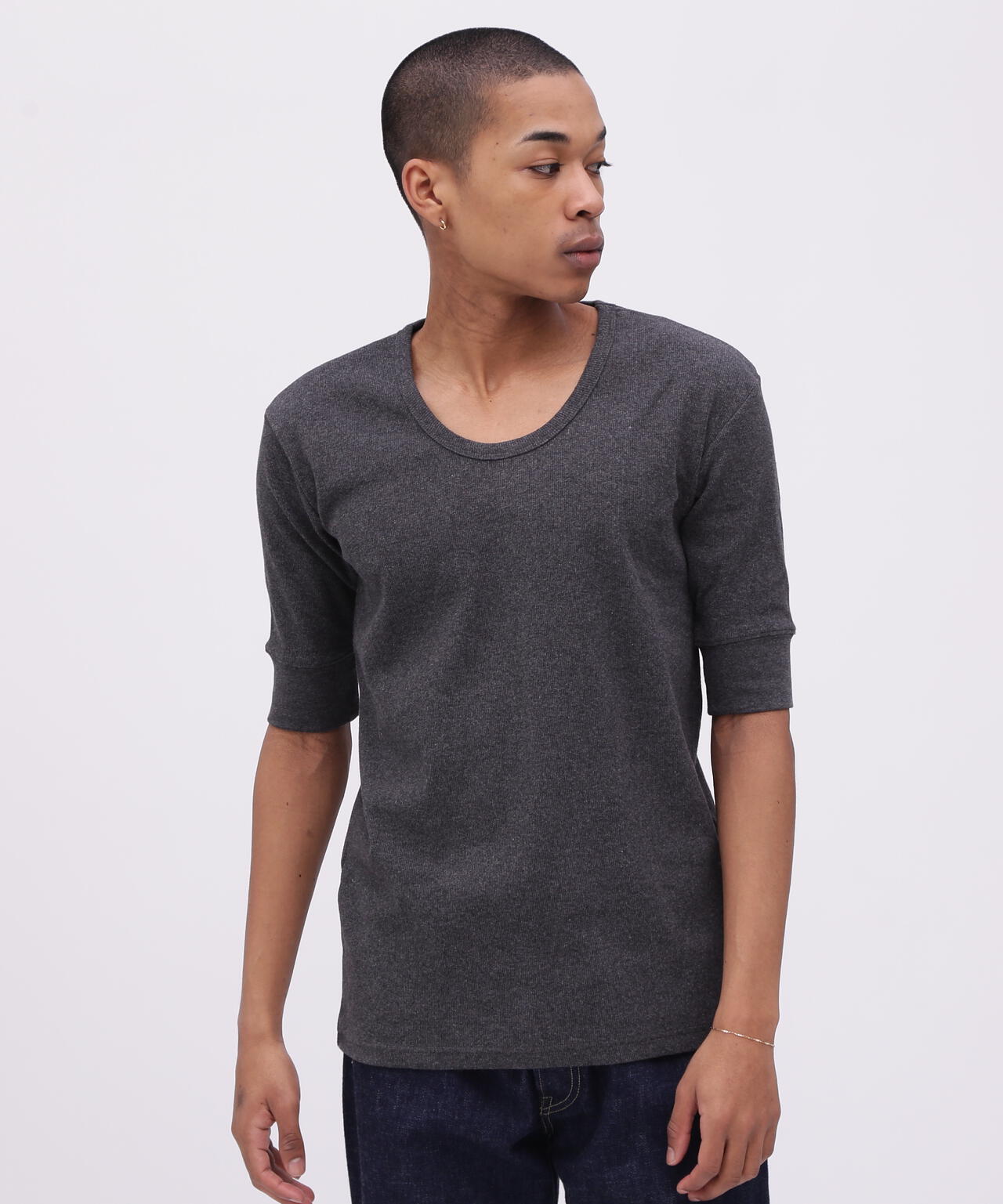 《DAILY/デイリー》HALF SLEEVE U-NECK T-SHIRT/デイリー 五分袖 Uネック Tシャツ/AVIREX