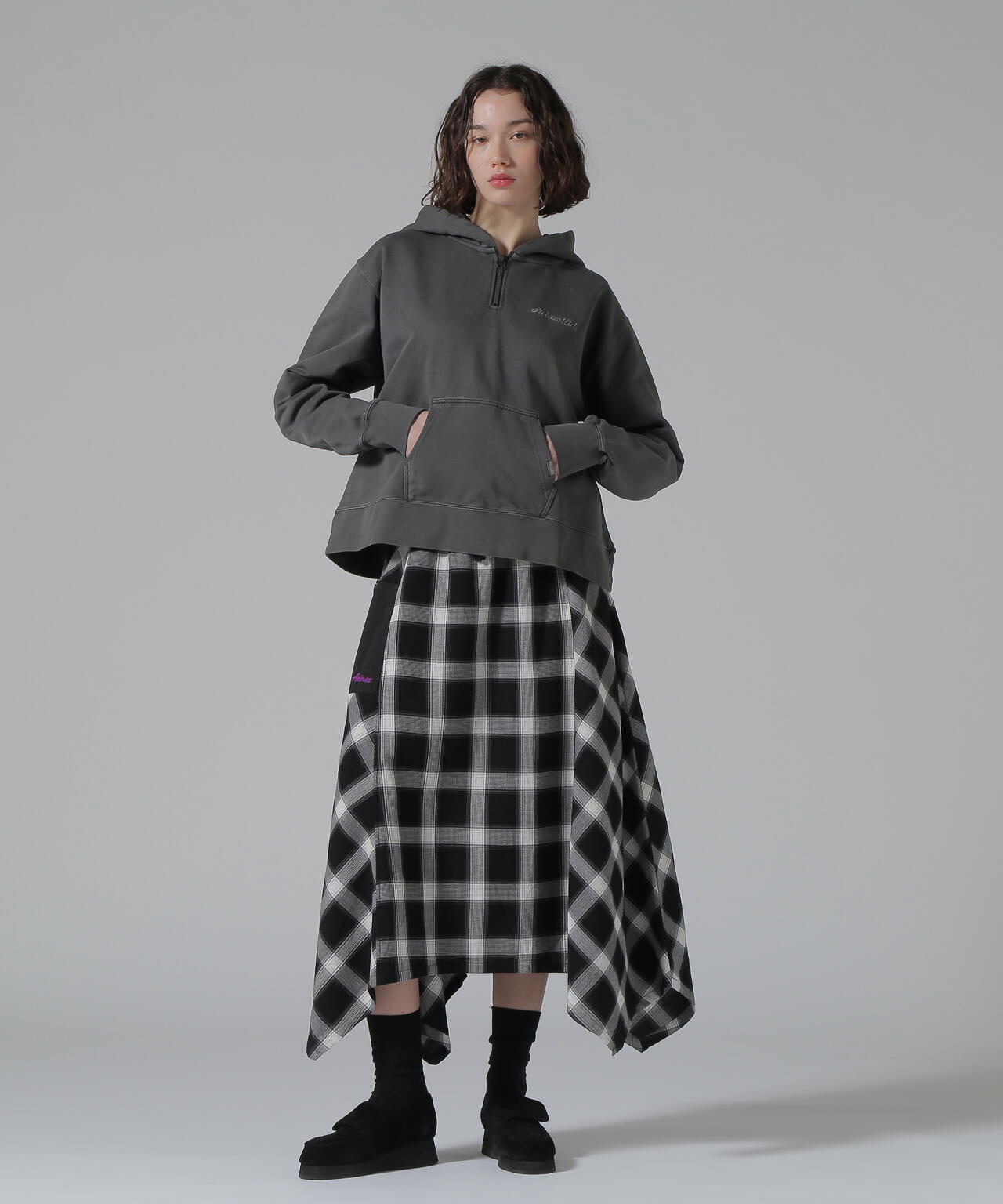 WAFFLE OMBRE CHECK IRREGULAR SKIRT/ワッフルオンブレチェック イレギュラースカート