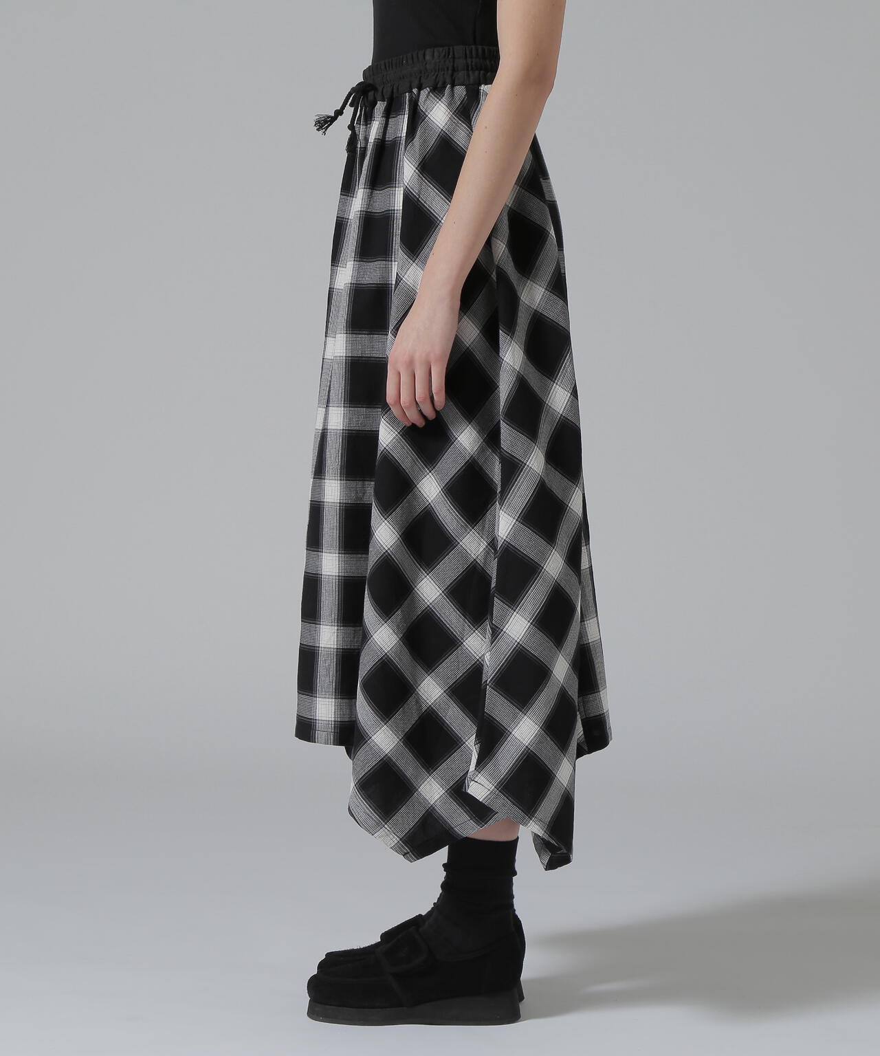 WAFFLE OMBRE CHECK IRREGULAR SKIRT/ワッフルオンブレチェック イレギュラースカート