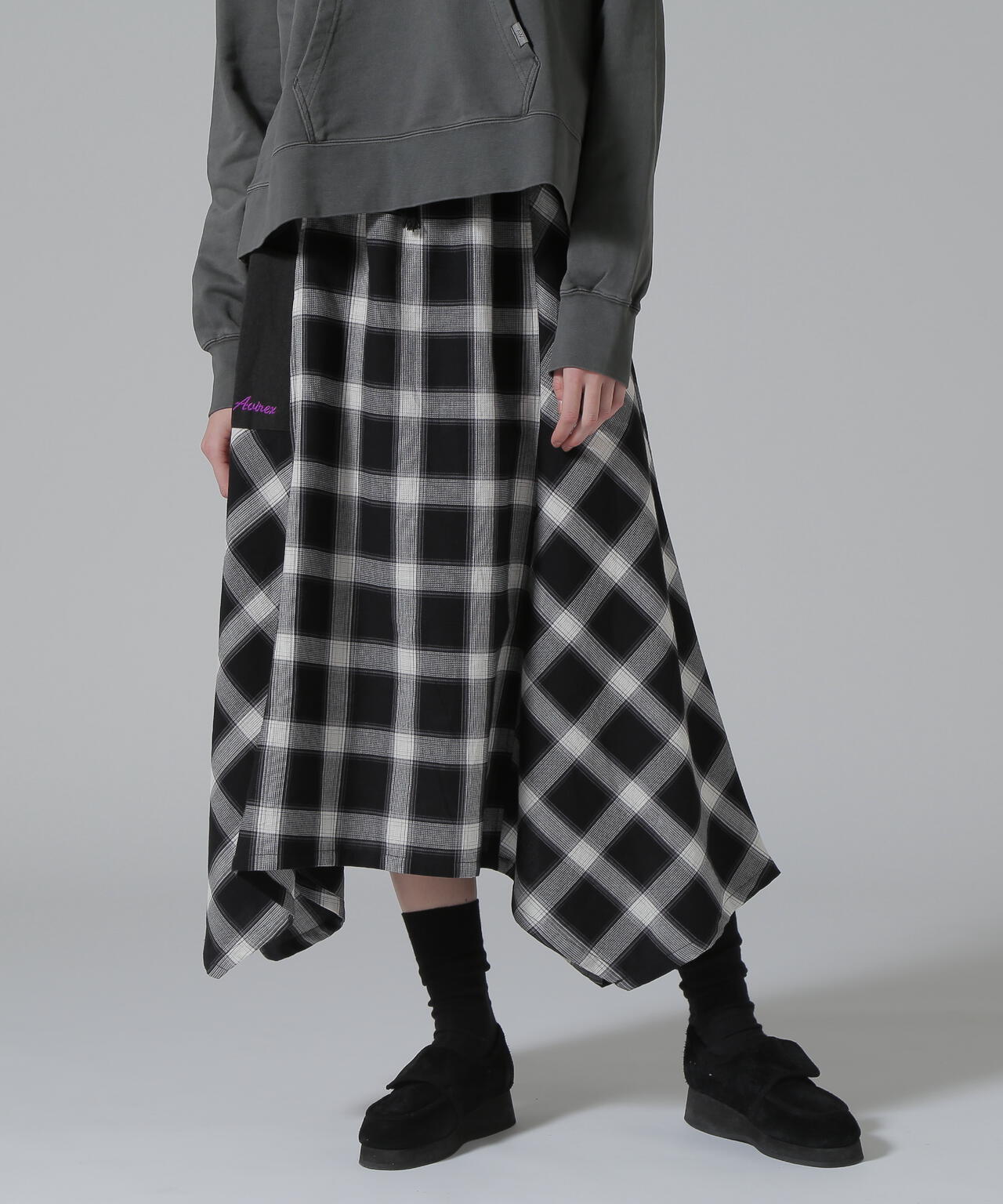 WAFFLE OMBRE CHECK IRREGULAR SKIRT/ワッフルオンブレチェック イレギュラースカート