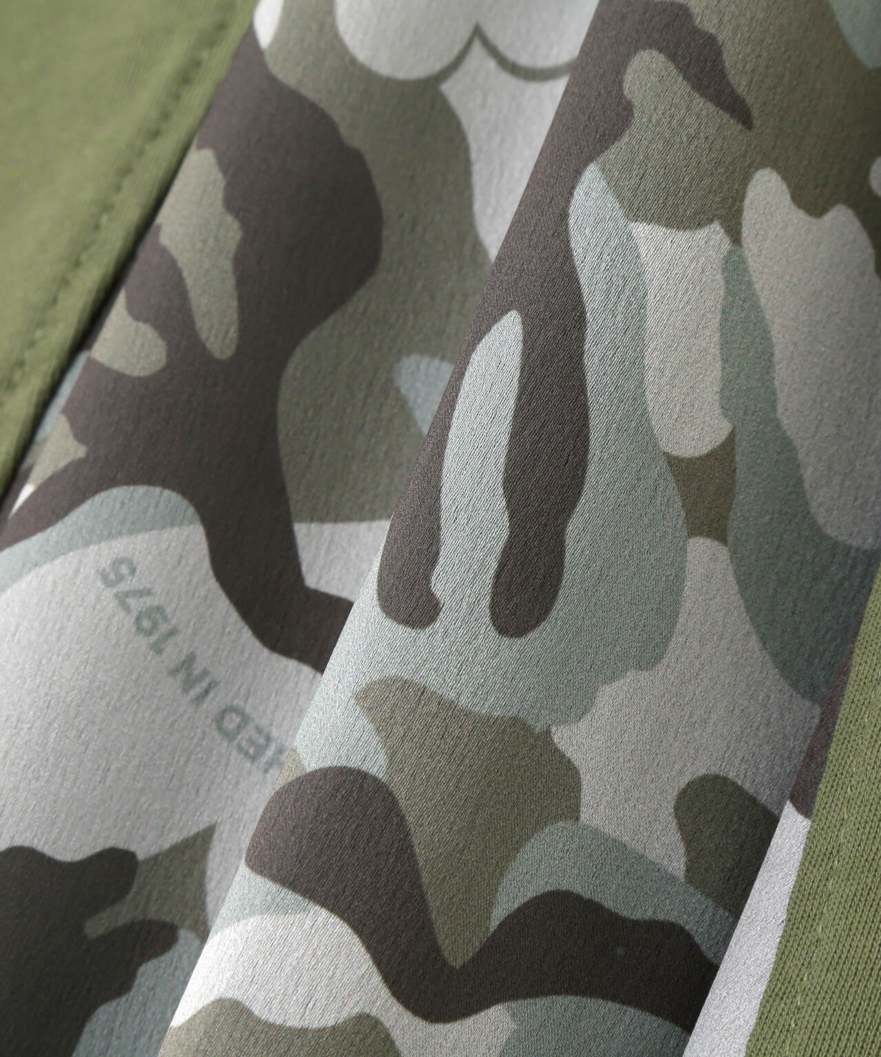 BACK FLARE SATIN CAMO COMBI ONE PIECE/バックフレアーサテンカモコンビワンピース