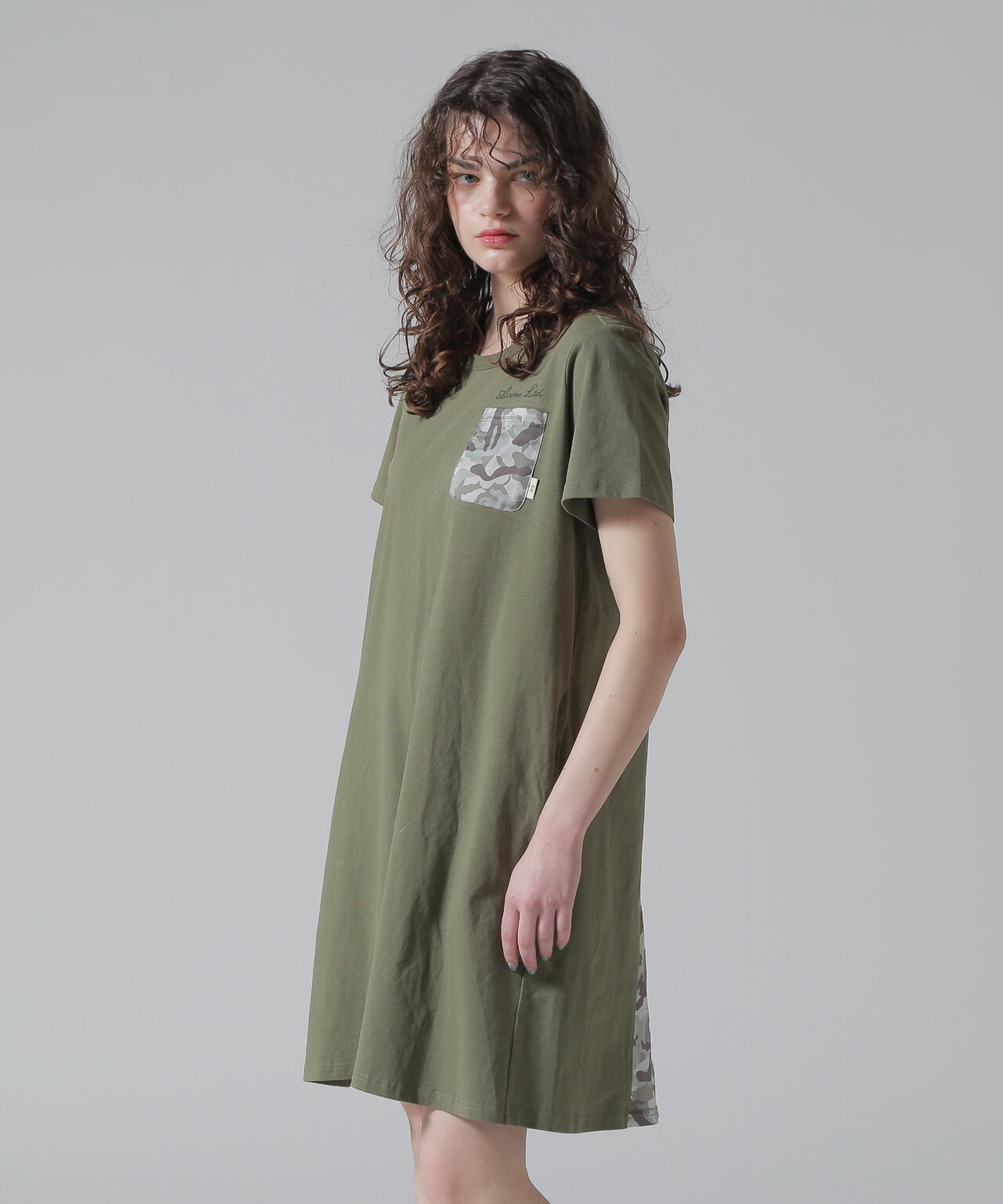 BACK FLARE SATIN CAMO COMBI ONE PIECE/バックフレアーサテンカモコンビワンピース