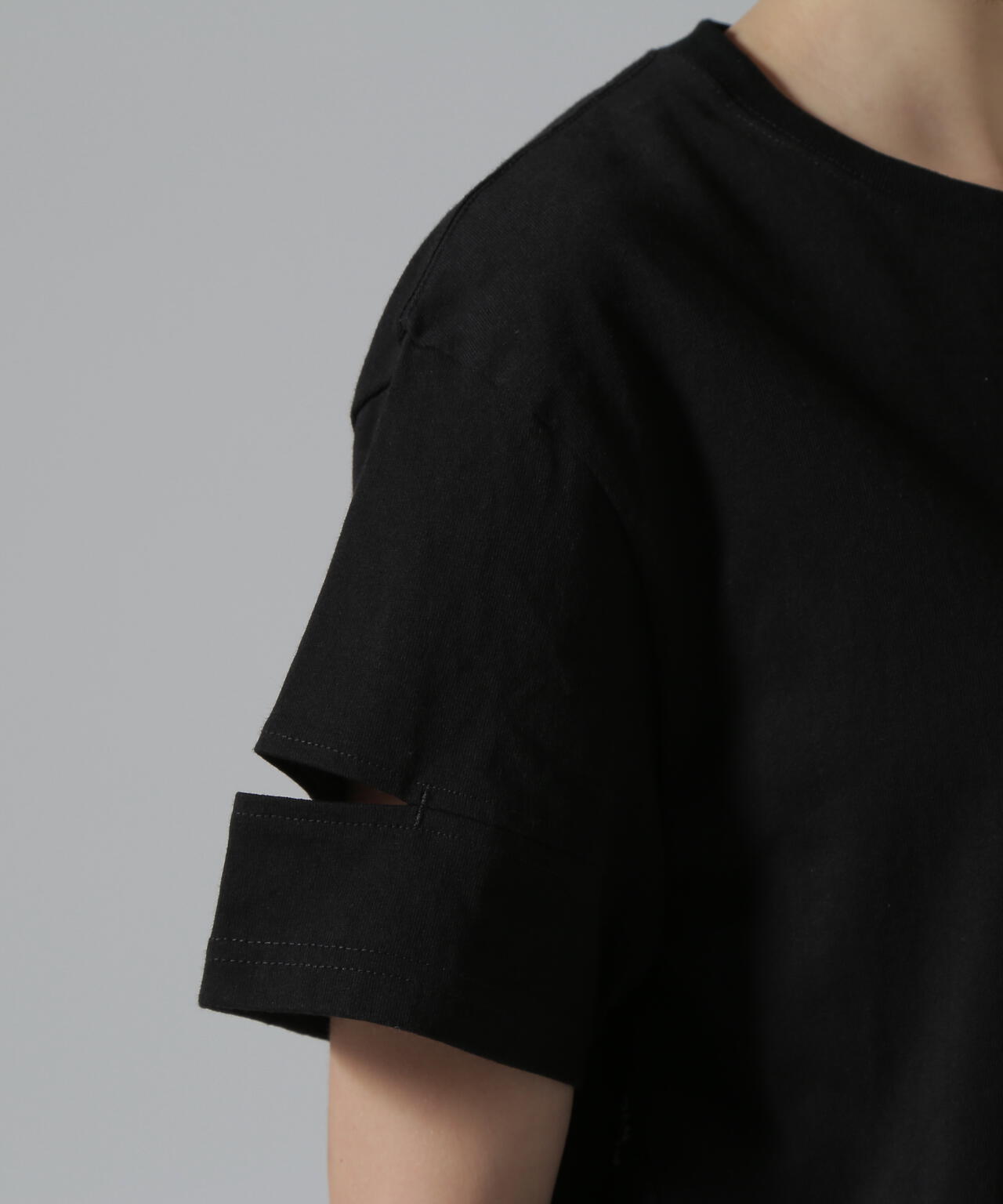 CUFFS OPEN LOGO TAPE EMBROIDERED ONEPIECE/カフスオープンロゴテープ刺繍ワンピース