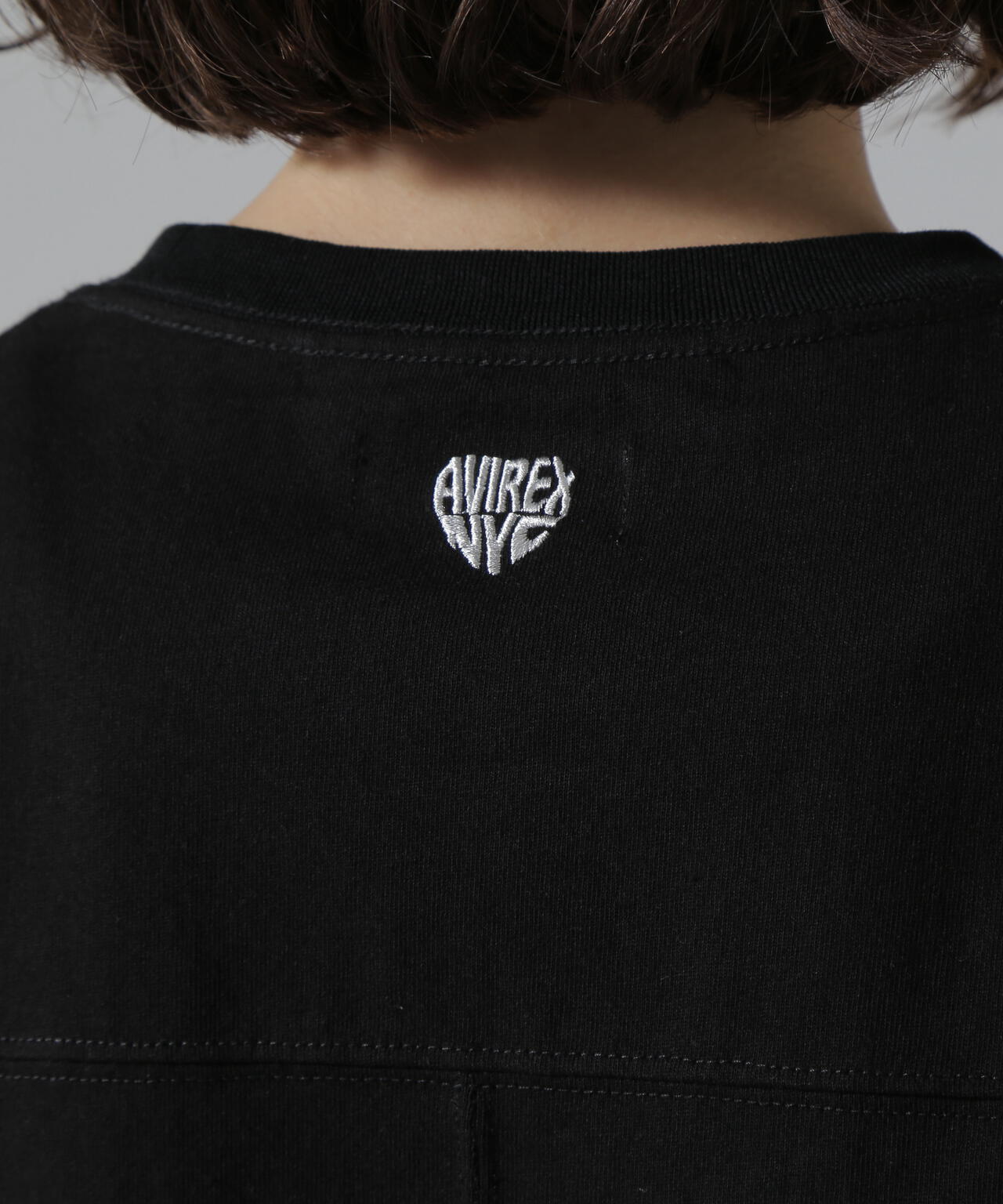 CUFFS OPEN LOGO TAPE EMBROIDERED ONEPIECE/カフスオープンロゴテープ刺繍ワンピース