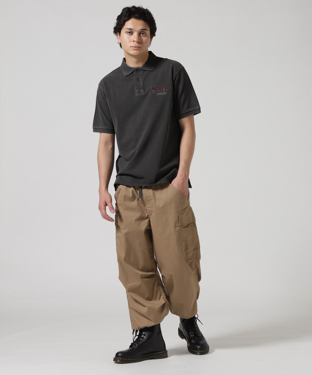 《直営店限定》FADE WASH EMB POLO "BUMBLE BEE" / フェイドウォッシュ 刺繍ポロ / AVIREX