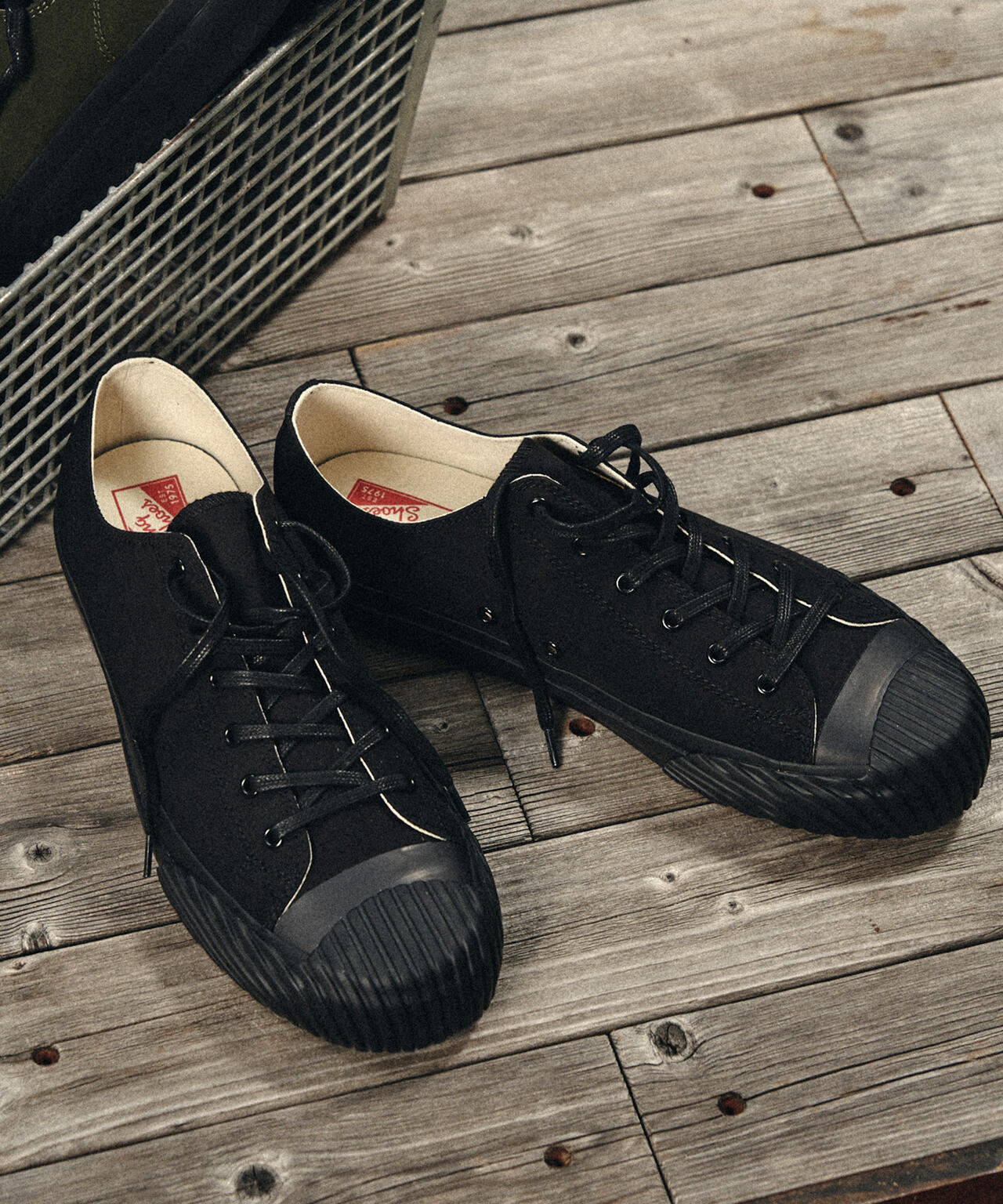 《直営限定》ARMY TRAINING SHOES / アーミー トレーニング シューズ / AVIREX / アヴィレックス