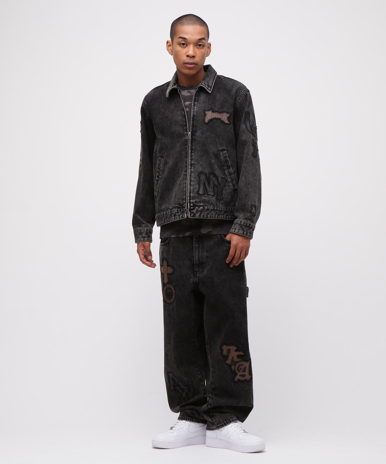 LEATHER PATCH DENIM PANTS