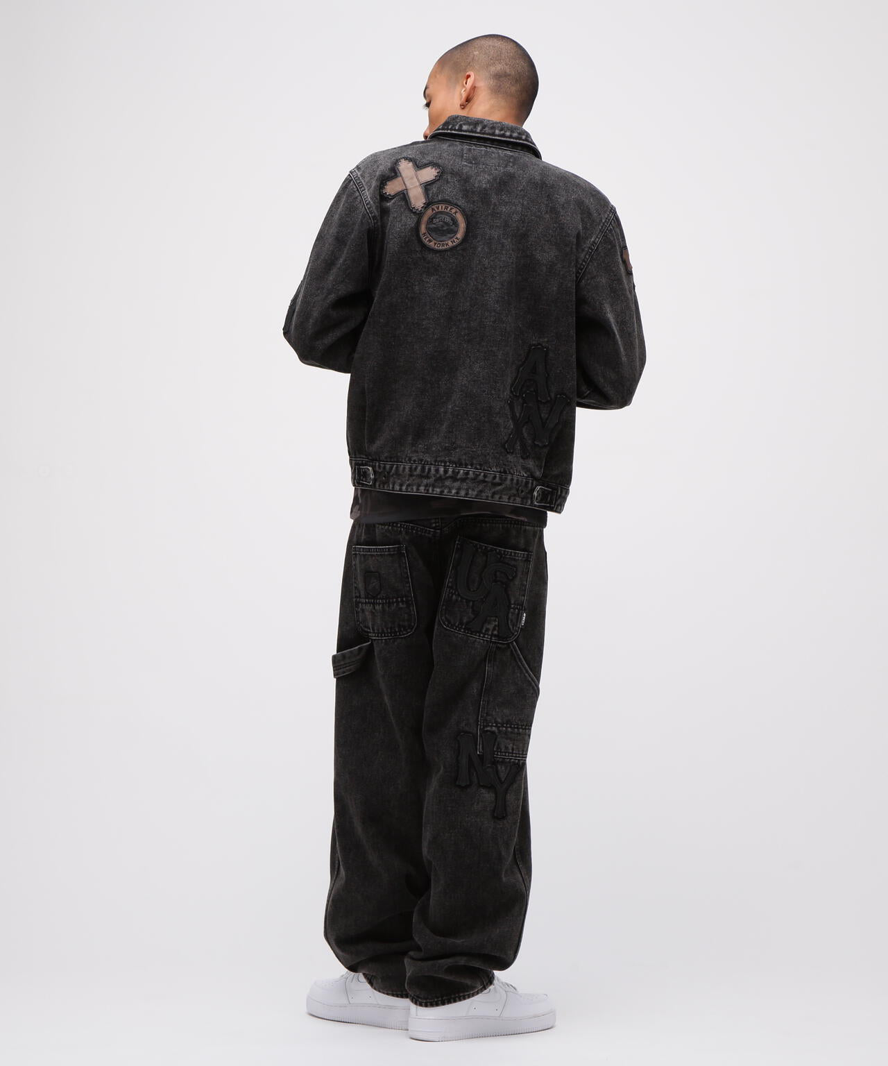 LEATHER PATCH DENIM PANTS