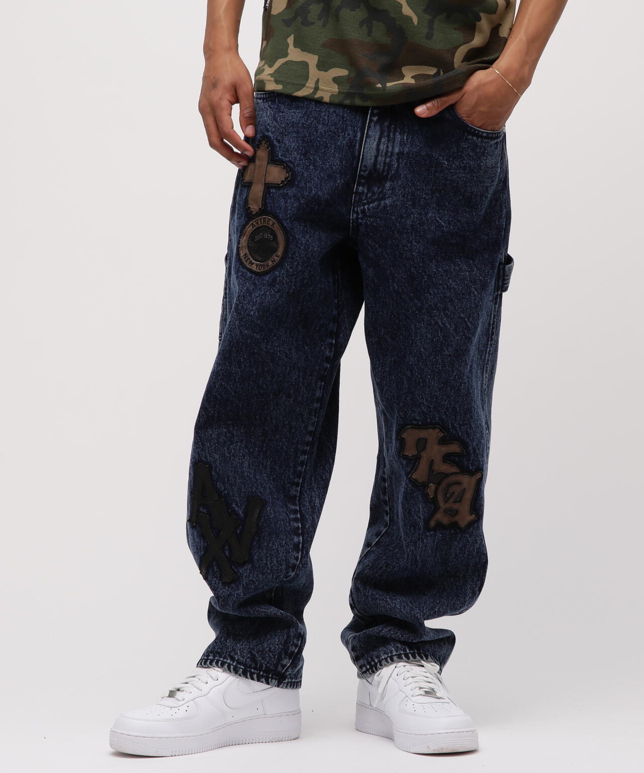 LEATHER PATCH DENIM PANTS