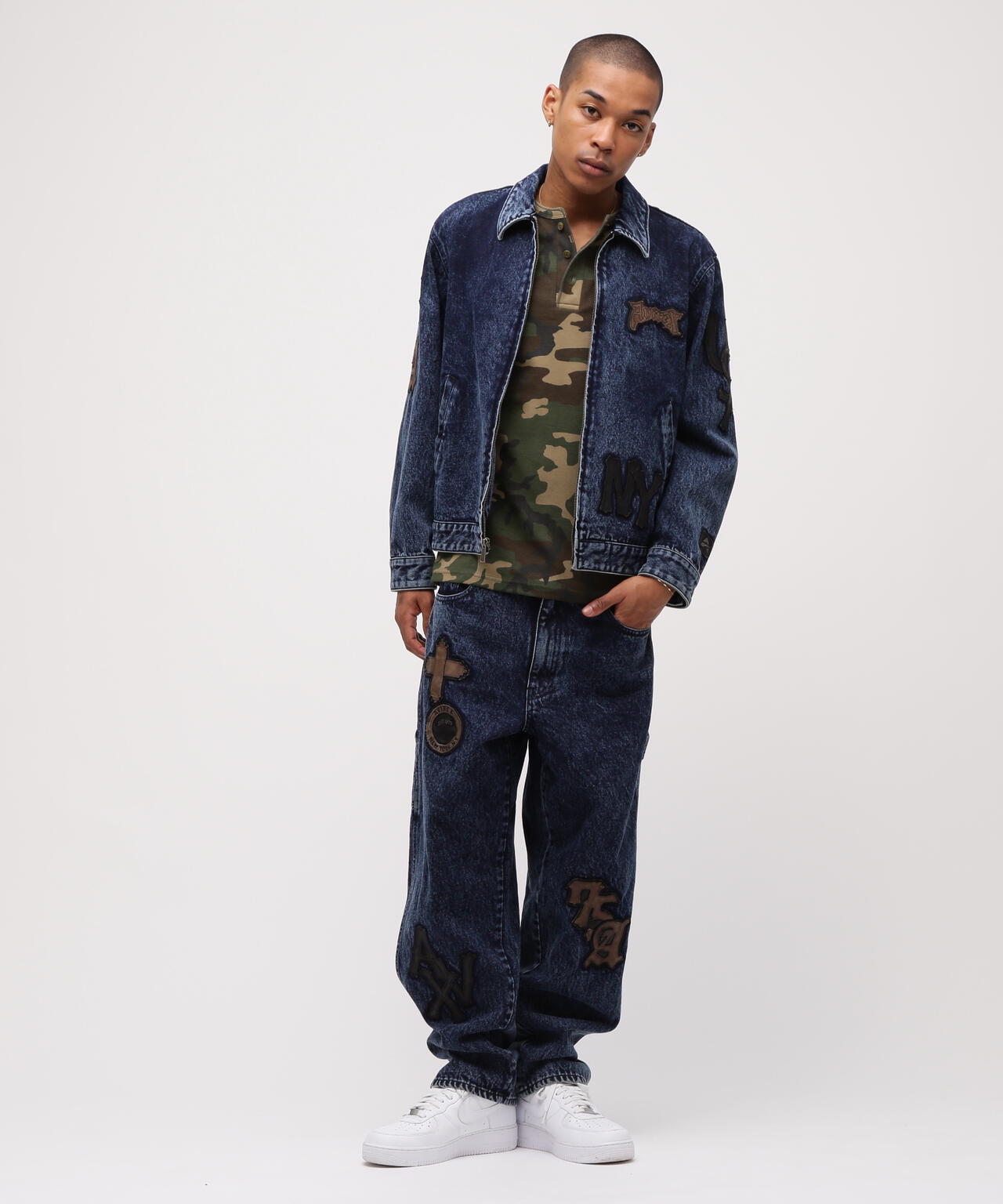 LEATHER PATCH DENIM PANTS