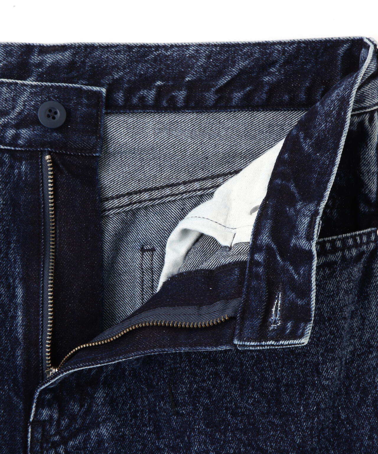 d2b99142-299f-5779-8995-df7ebda28eb4_Image