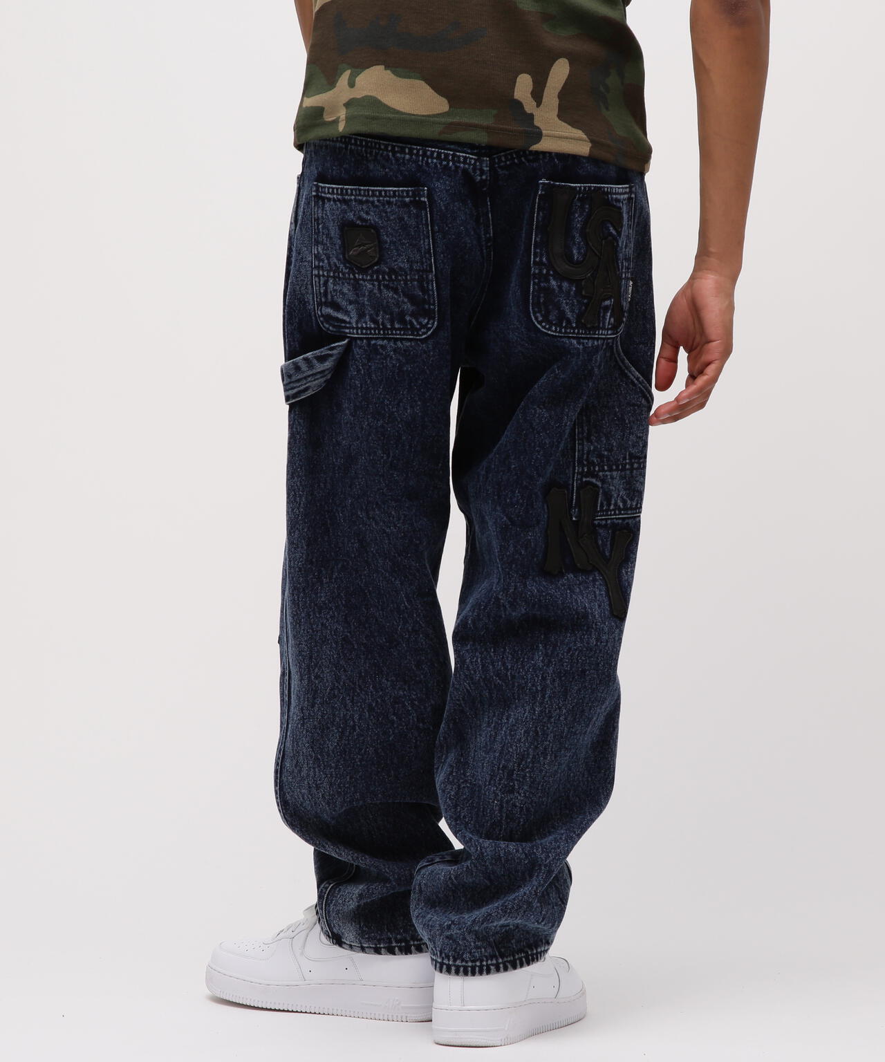 LEATHER PATCH DENIM PANTS