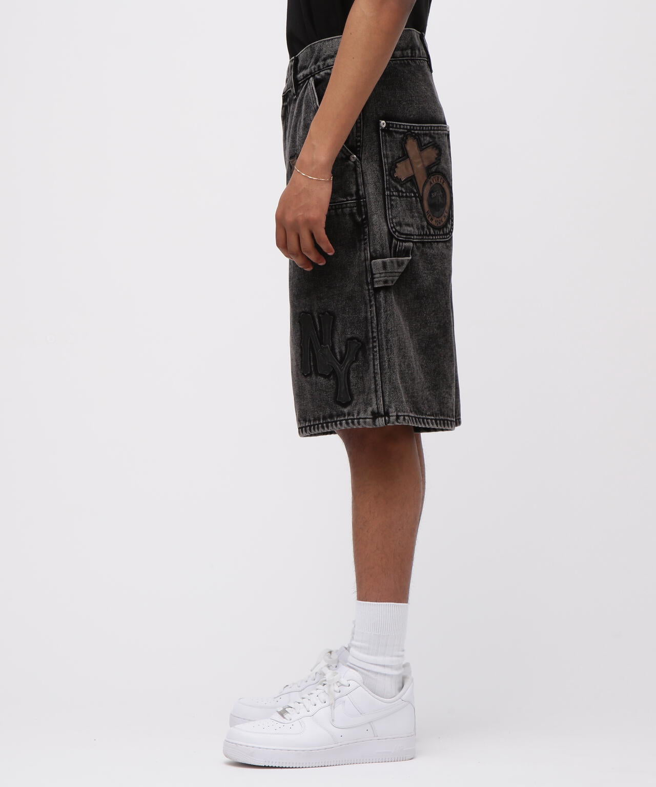 LEATHER PATCH DENIM SHORTS