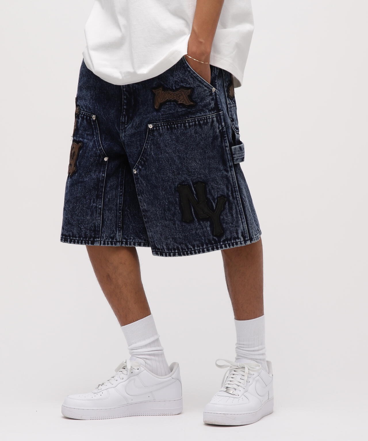 LEATHER PATCH DENIM SHORTS