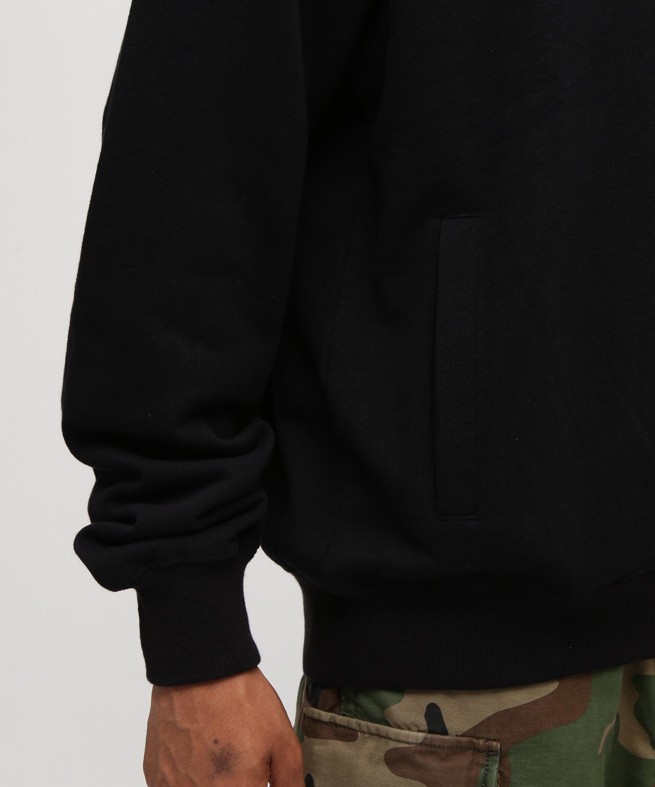 《直営店限定》GRAFFITI HALF ZIP SWEAT