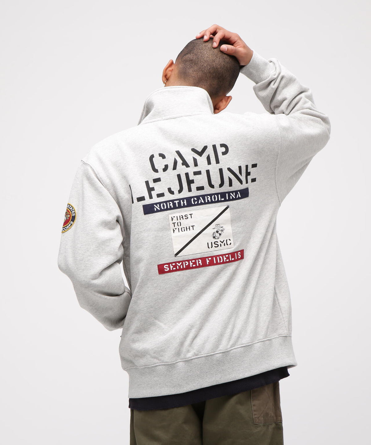 《直営店限定》CAMP LEJEUNE PATCHED STAND ZIP SWEAT
