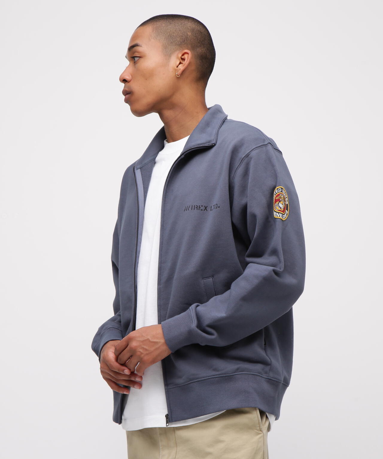 《直営店限定》CAMP LEJEUNE PATCHED STAND ZIP SWEAT