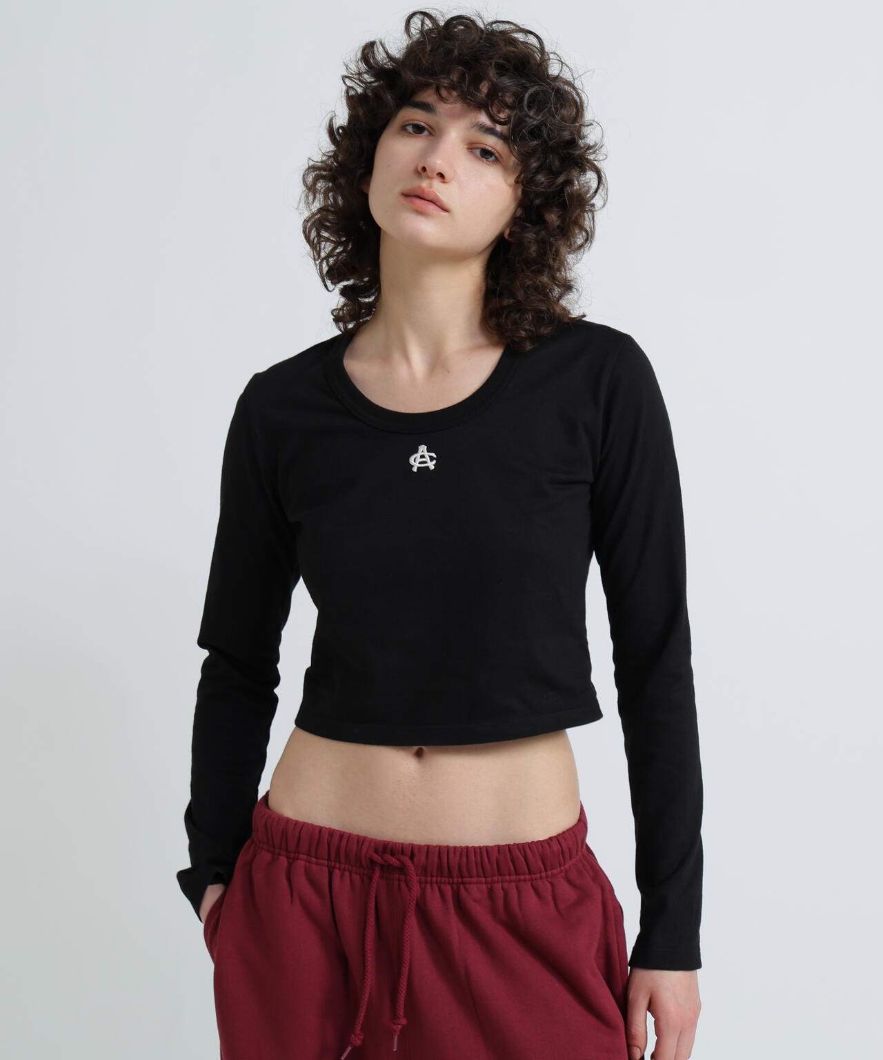 《WOMAN/直営店限定》SHORT EMBROIDERY LOGO T-SHIRT