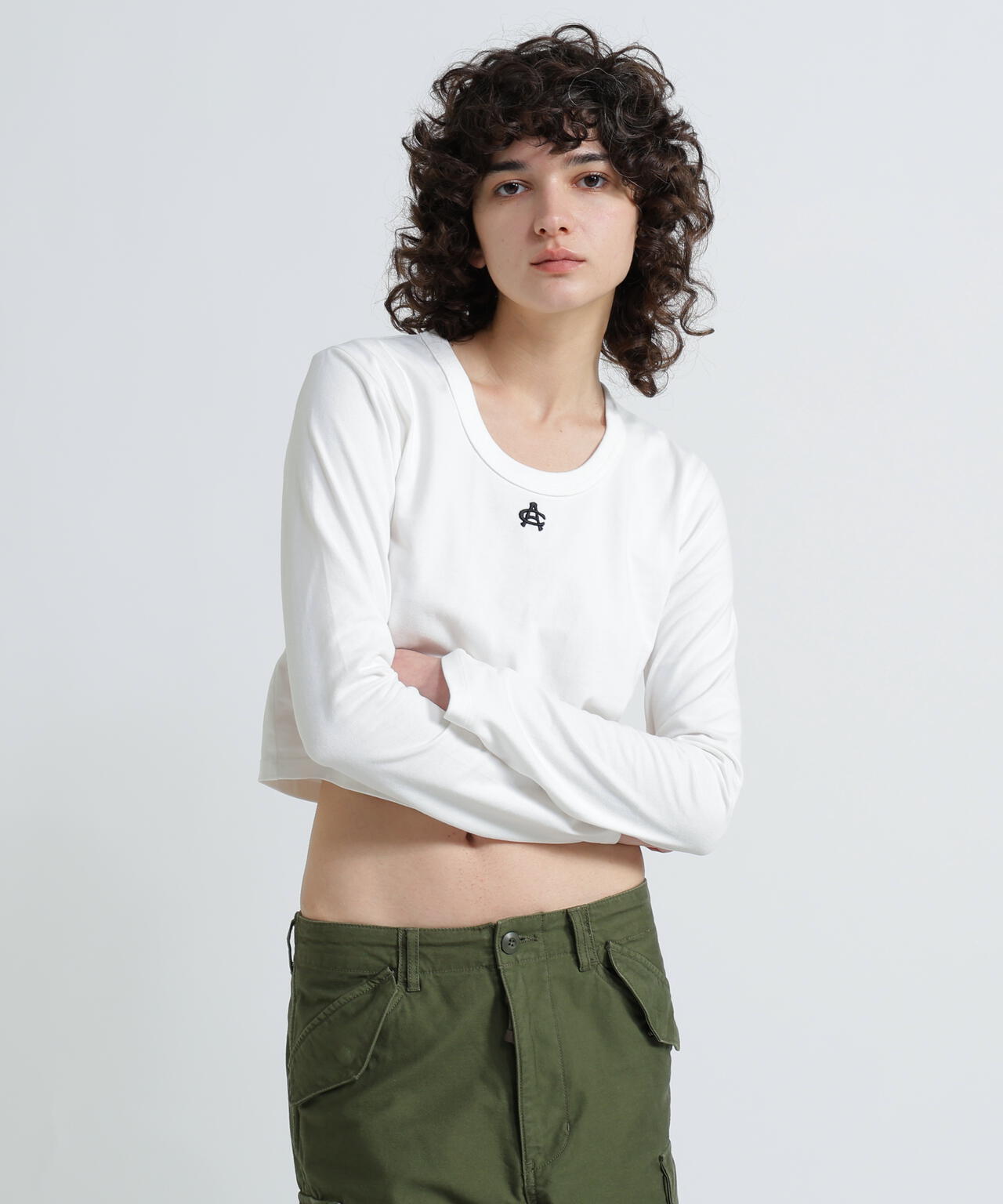 《WOMAN/直営店限定》SHORT EMBROIDERY LOGO T-SHIRT