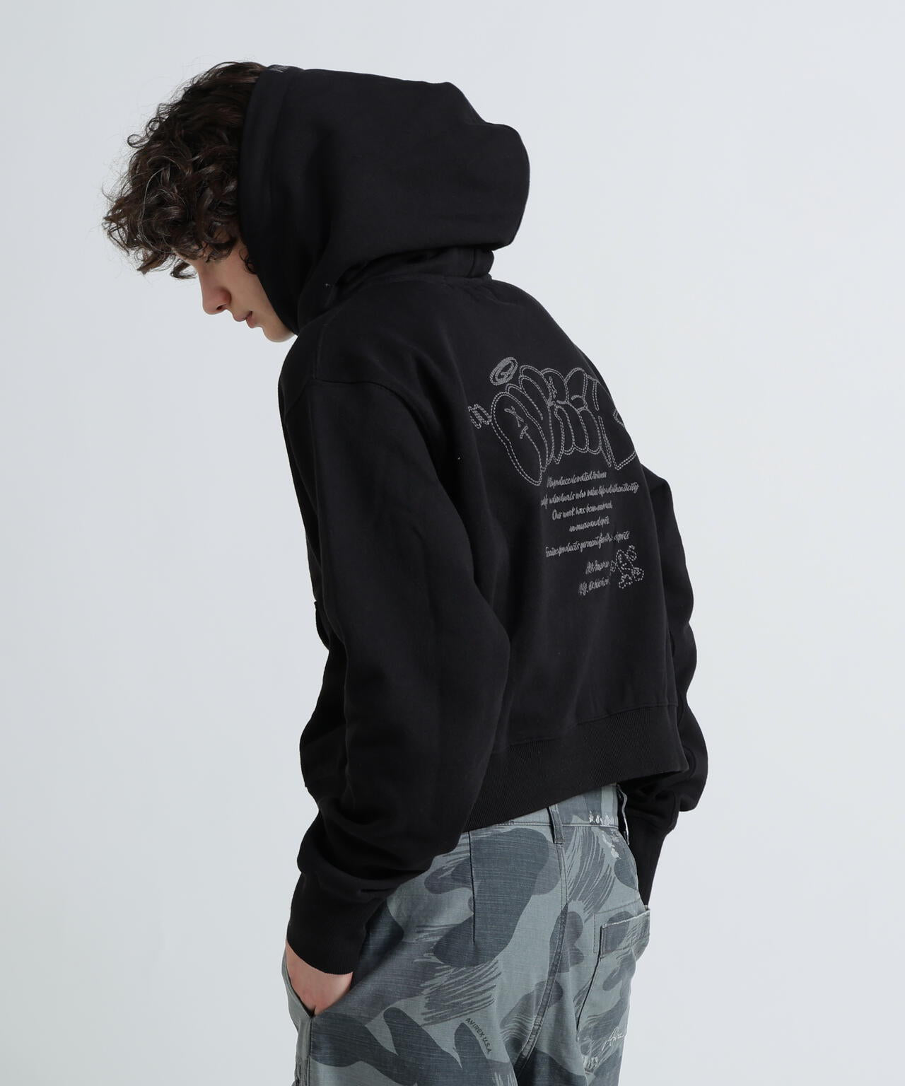 《WOMAN/直営店限定》GRAFFITI EMBROIDERY PARKA/グラフィティ刺繍パーカー