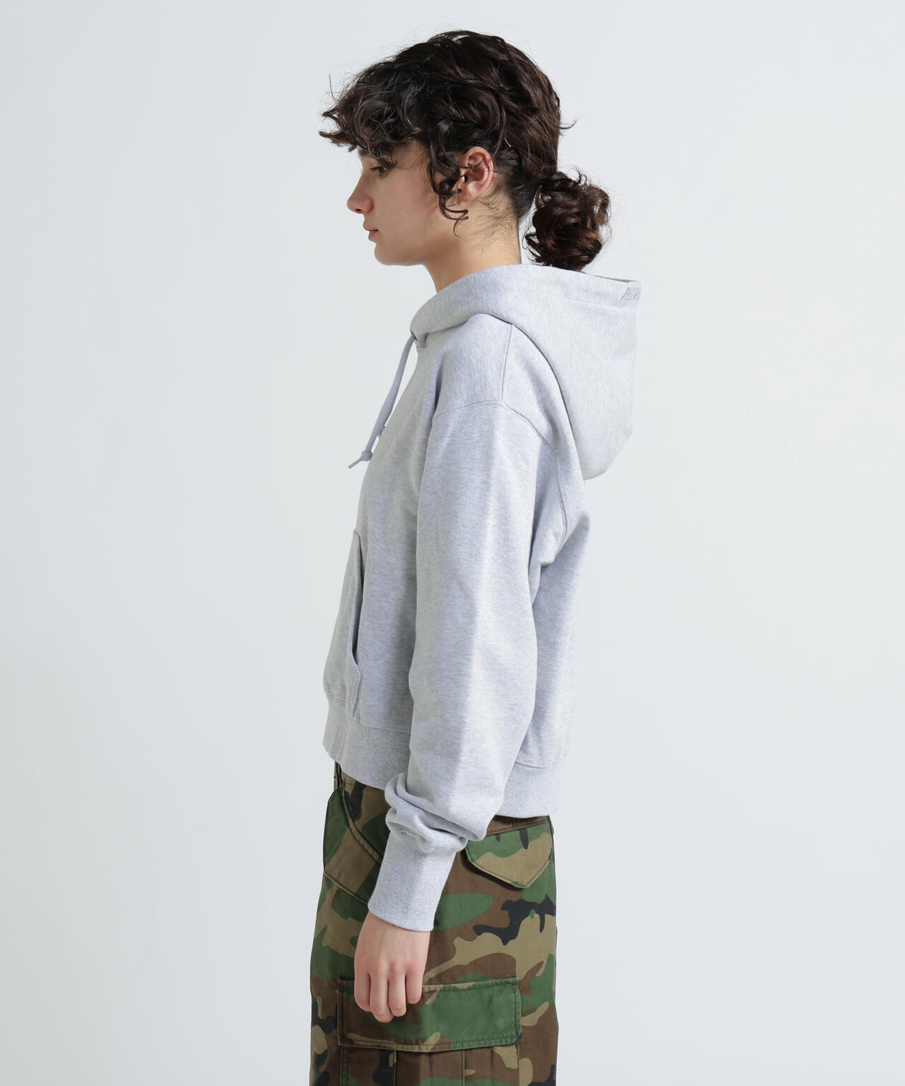 《WOMAN/直営店限定》GRAFFITI EMBROIDERY PARKA/グラフィティ刺繍パーカー