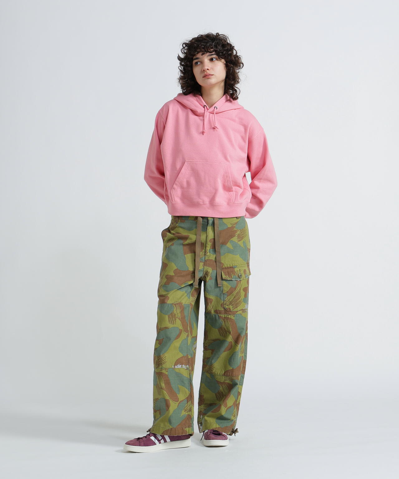 《WOMAN/直営店限定》GRAFFITI EMBROIDERY PARKA/グラフィティ刺繍パーカー