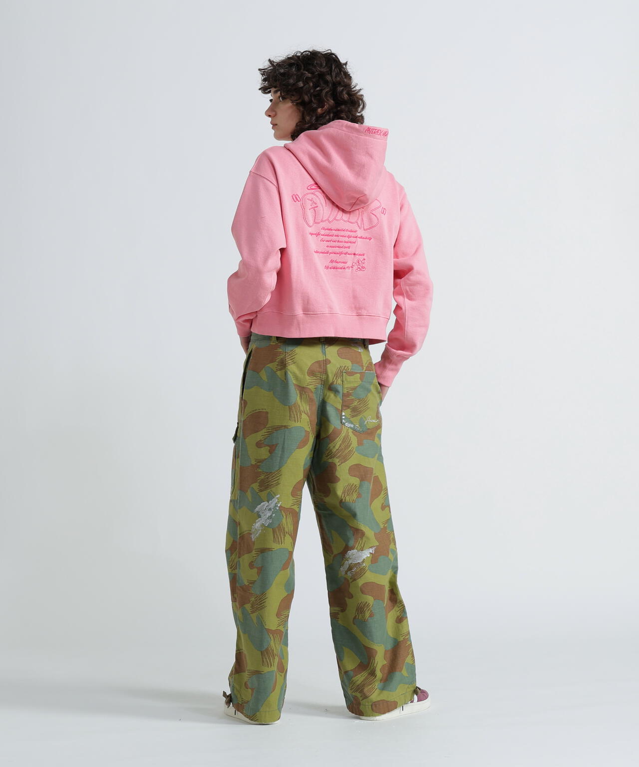 《WOMAN/直営店限定》GRAFFITI EMBROIDERY PARKA/グラフィティ刺繍パーカー