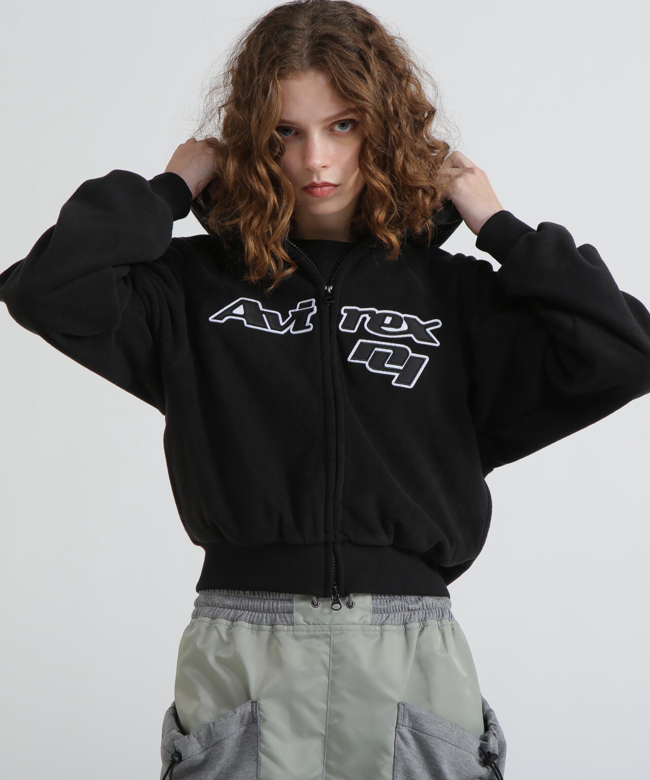 《AVIREX×MOUSSY》FLEECE HOODIE