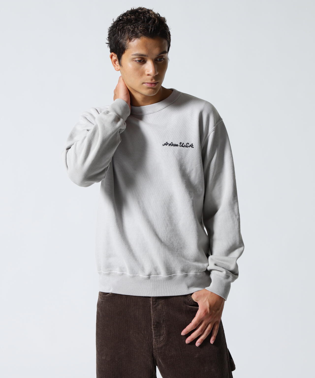 《A.A.R.C》EMB CREWNECK SWEAT
