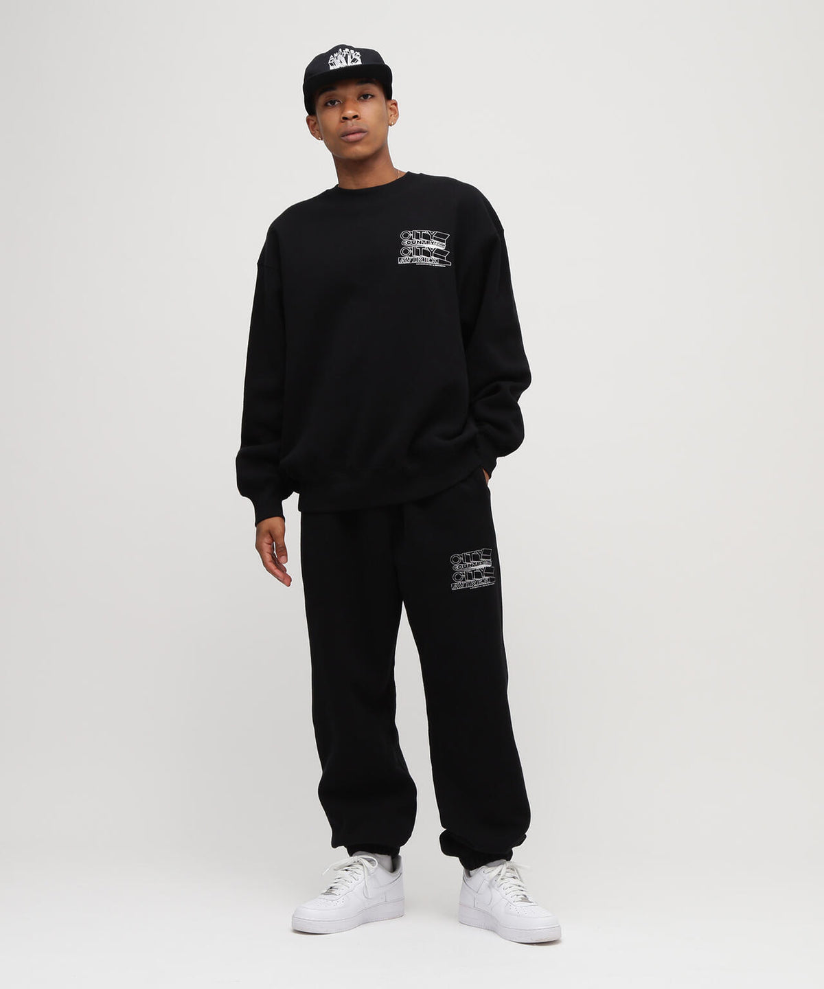 《AVIREX × CITY COUNTRY CITY》SIGNATURE CREW SWEAT