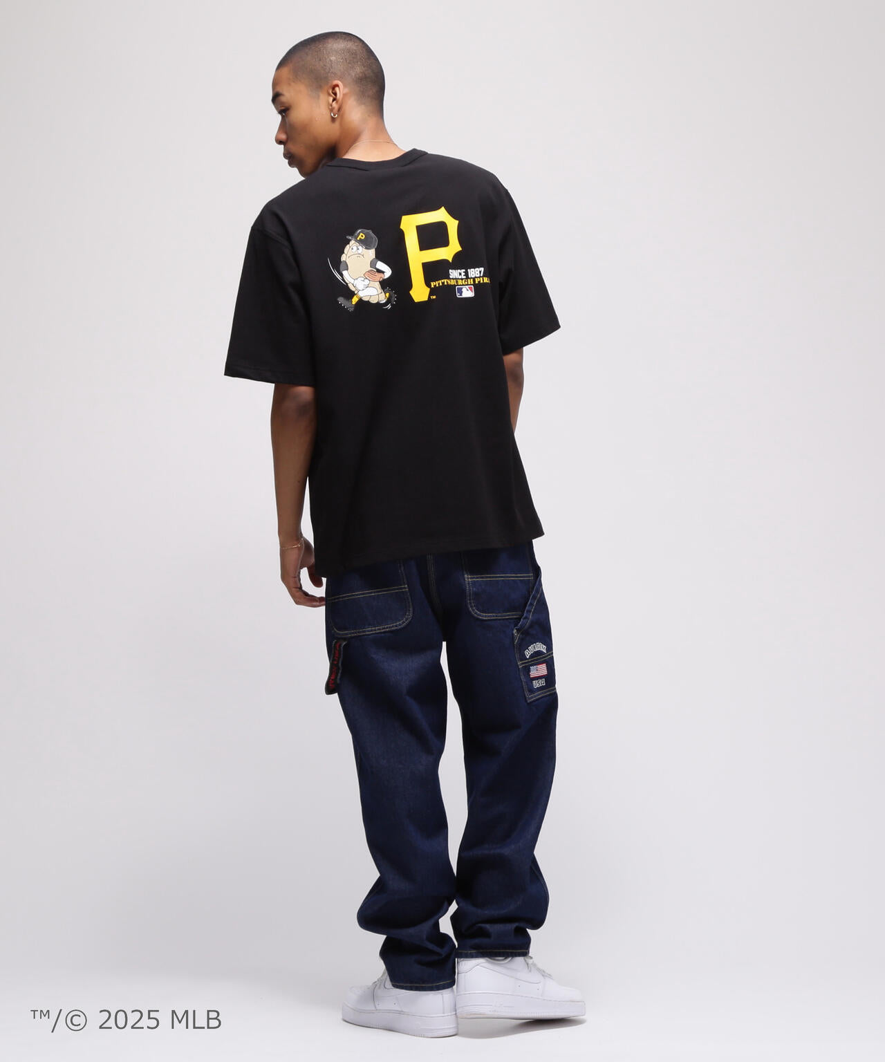 AVIREX × PITTSBURGH PIRATES T-SHIRT