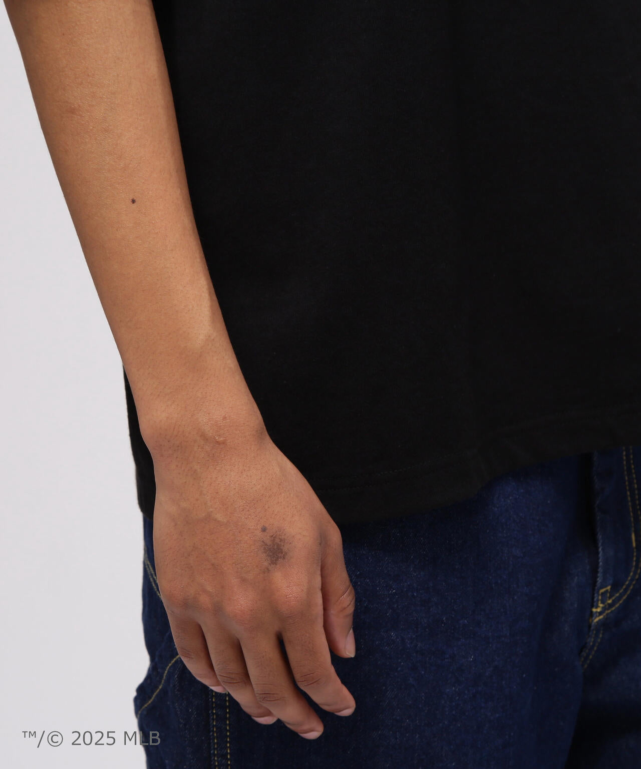 AVIREX × PITTSBURGH PIRATES T-SHIRT