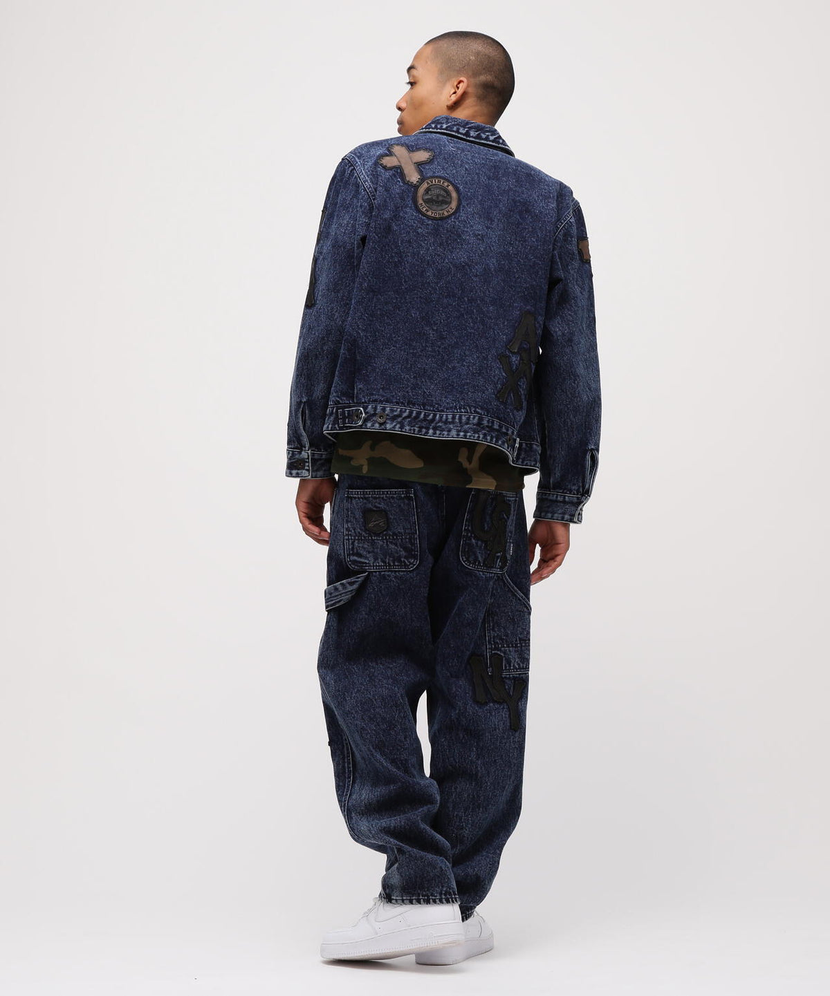 LEATHER PATCH DENIM JACKET
