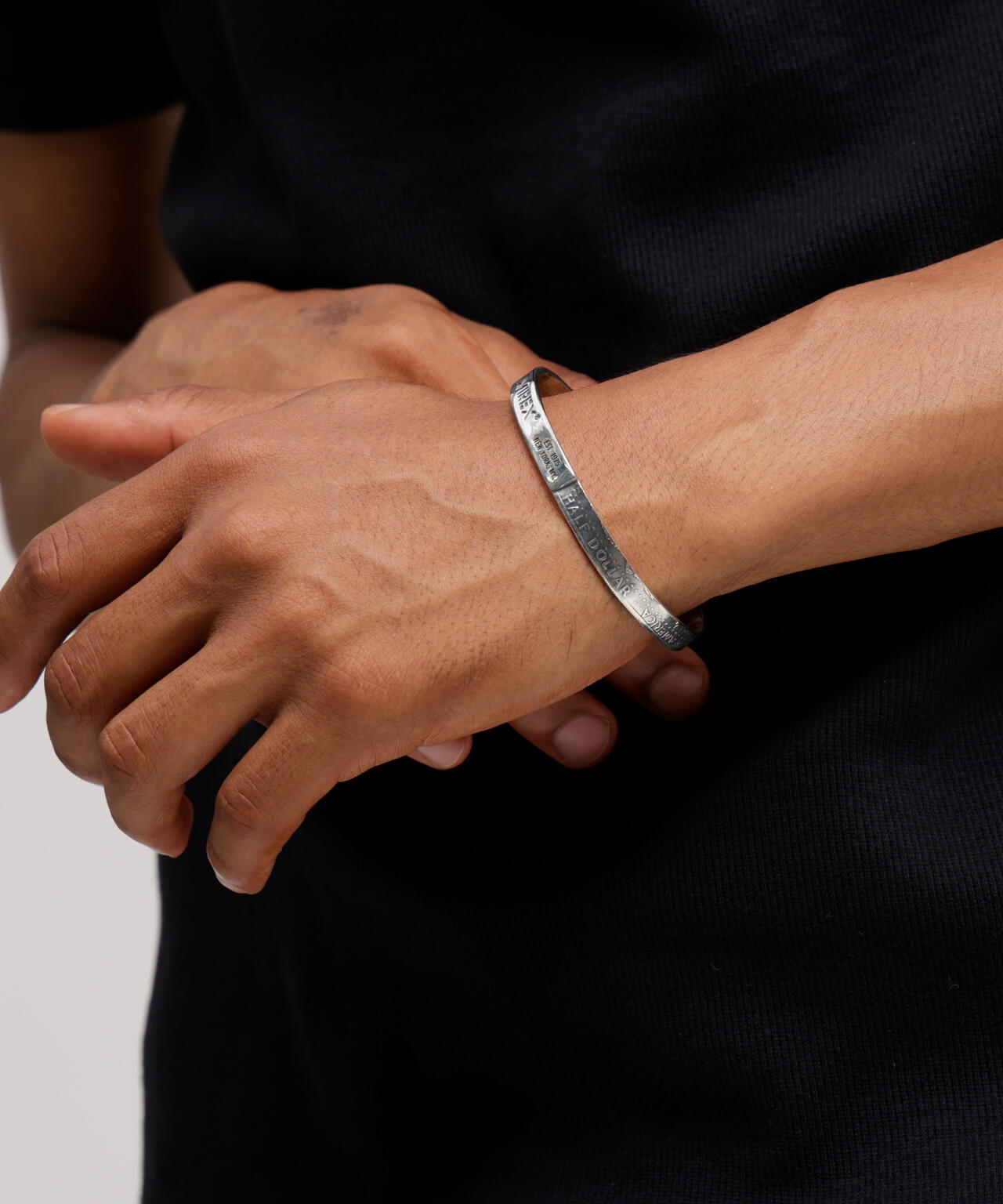 《AVIREX × J.H.M CO.,LTD.》50th HALF DOLLAR BANGLE