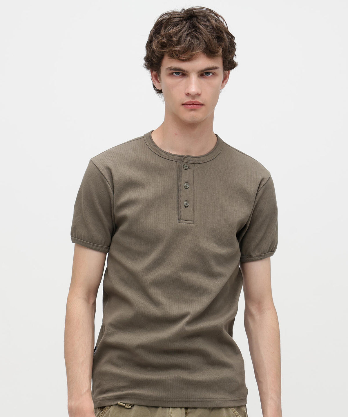 《DAILY/デイリー》RIB S/S HENLEY NECK T-SHIRT