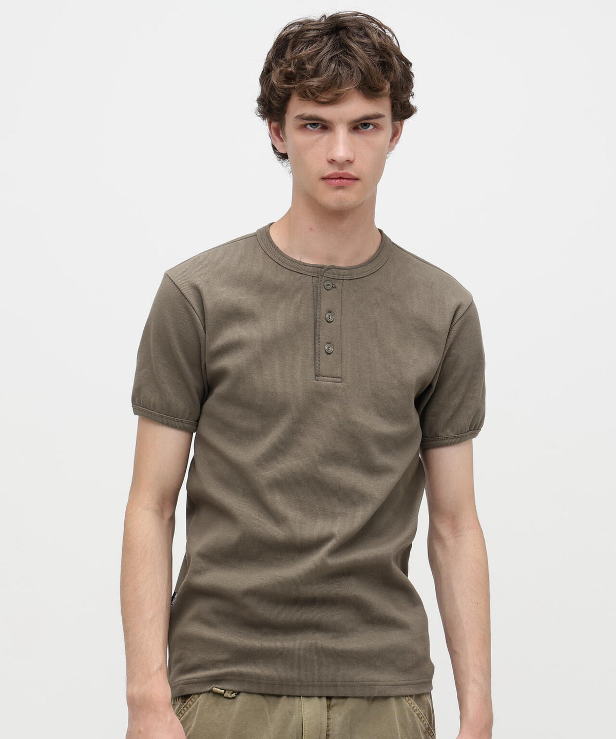 《DAILY/デイリー》RIB S/S HENLEY NECK T-SHIRT