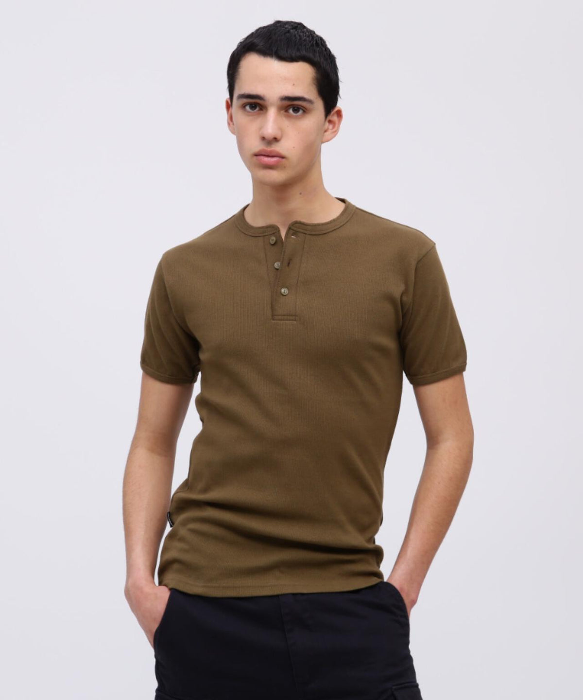 《DAILY/デイリー》RIB S/S HENLEY NECK T-SHIRT