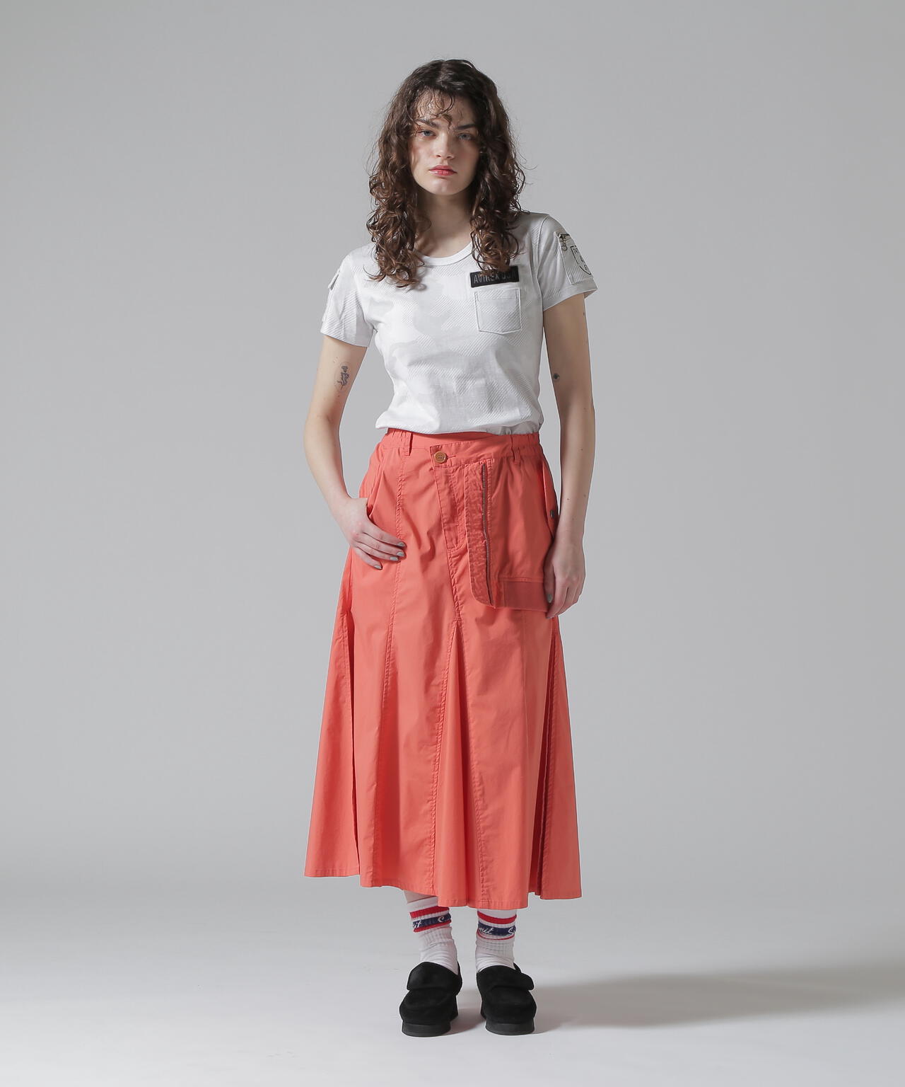 Height 171cm Bust 82cm Waist 59cm Hips 89cm 着用サイズ:M