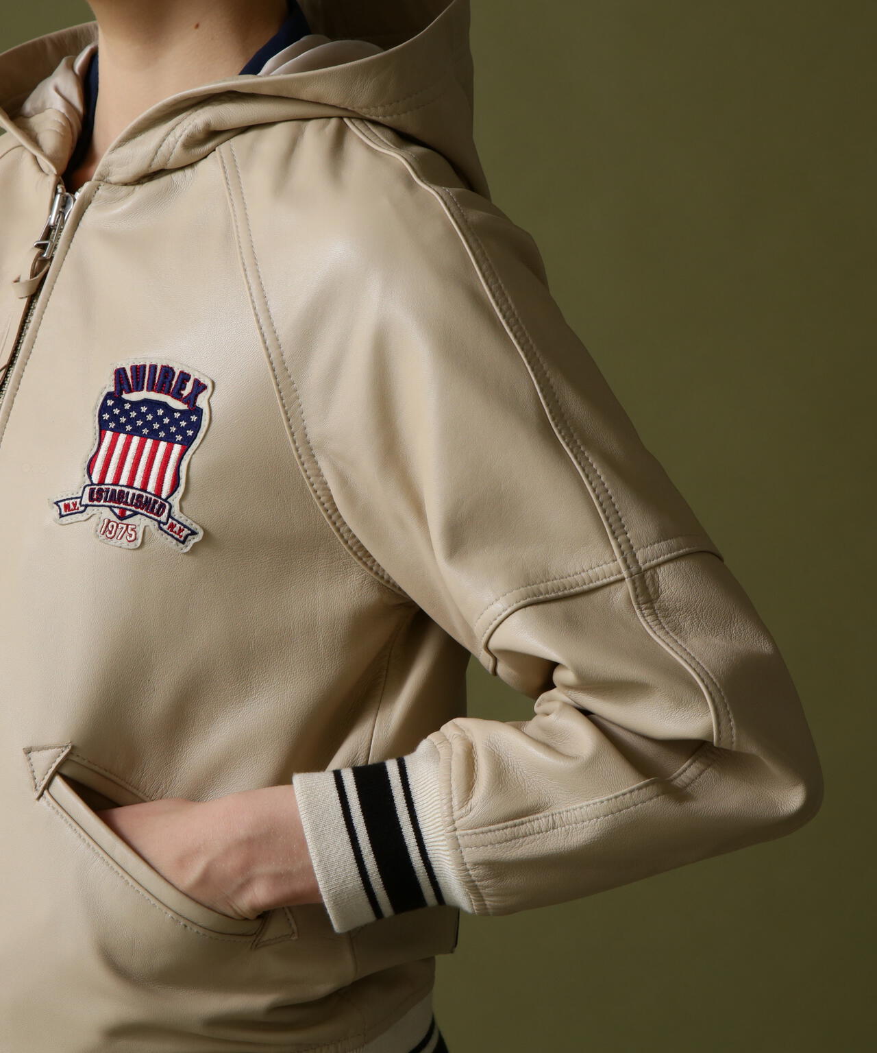 《WOMAN》SIGNATURE HOODED LEATHER