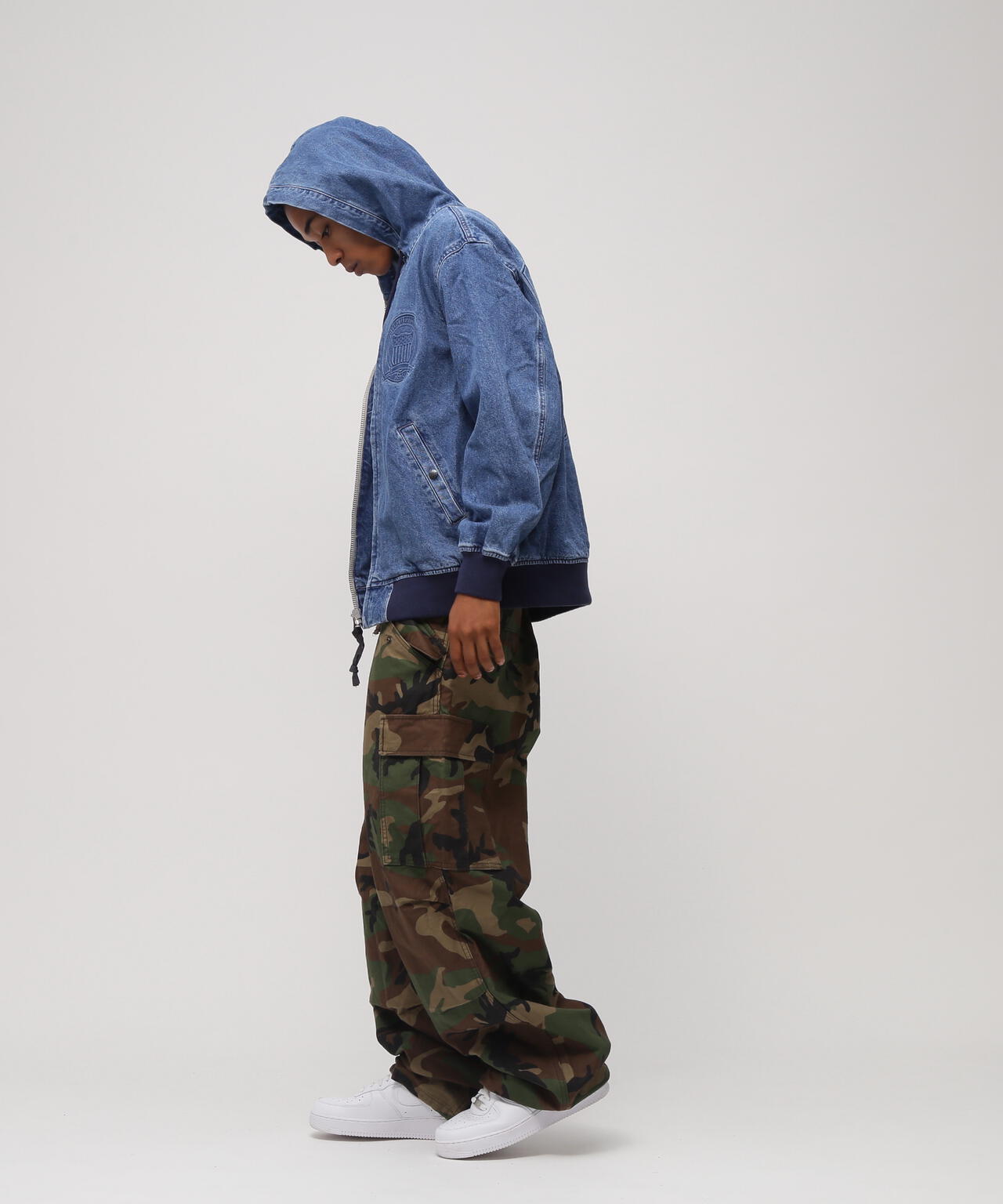 《直営店限定》DENIM SIGNATURE LOGO PARKA / デニム シグネチャーロゴ パーカー