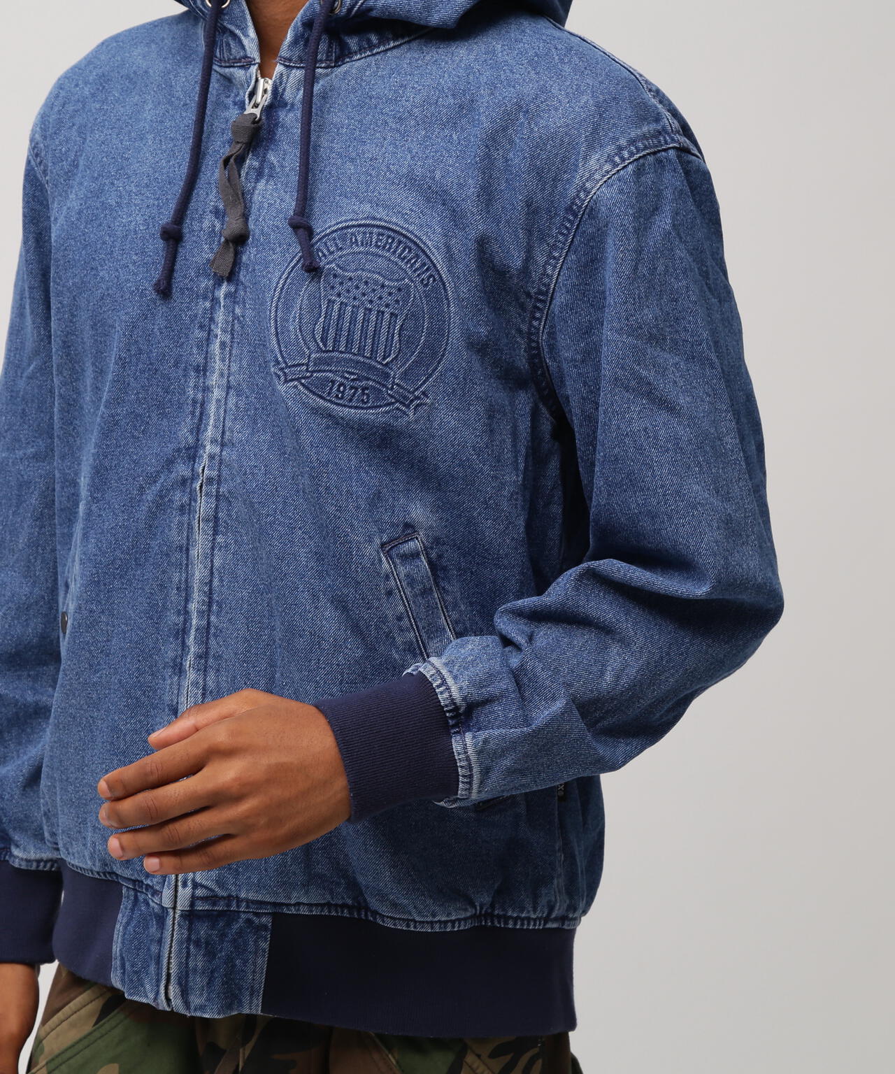 《直営店限定》DENIM SIGNATURE LOGO PARKA / デニム シグネチャーロゴ パーカー