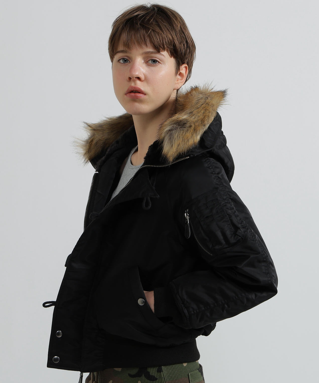 《WOMAN》N-2B COMMERCIAL