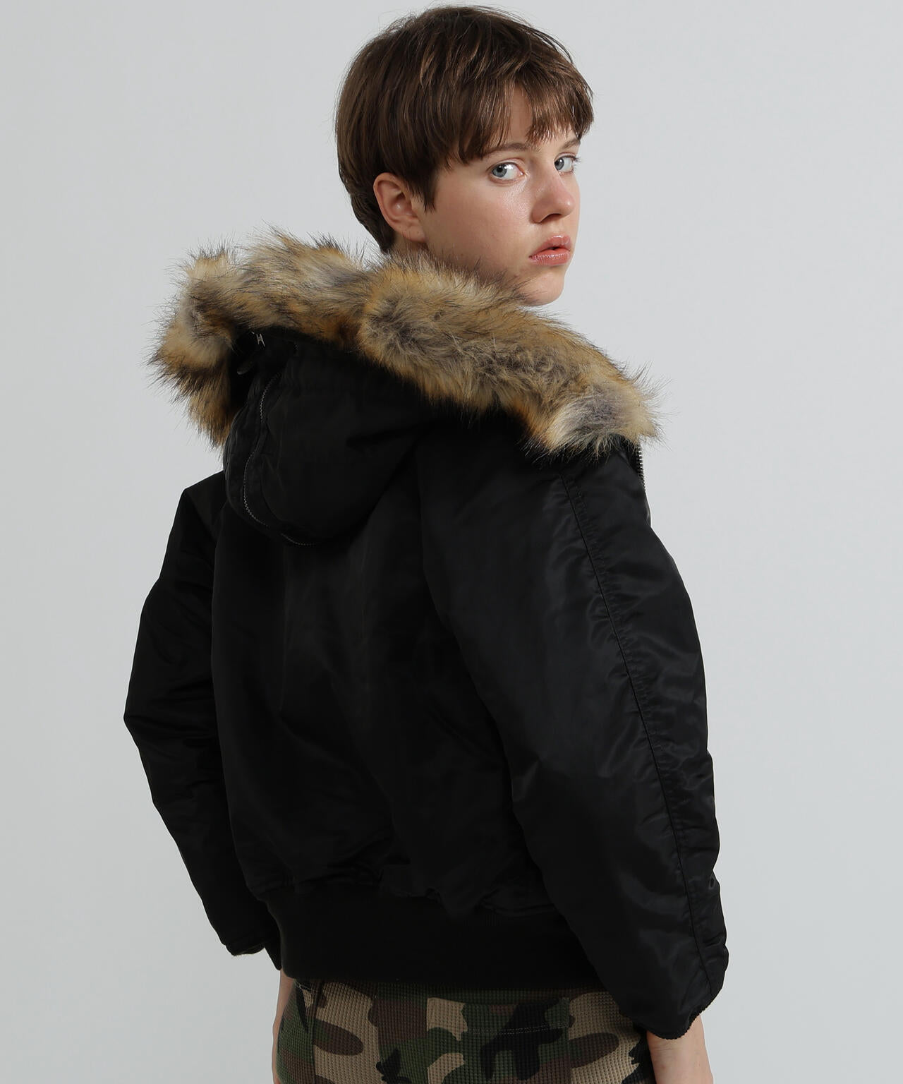 《WOMAN》N-2B COMMERCIAL