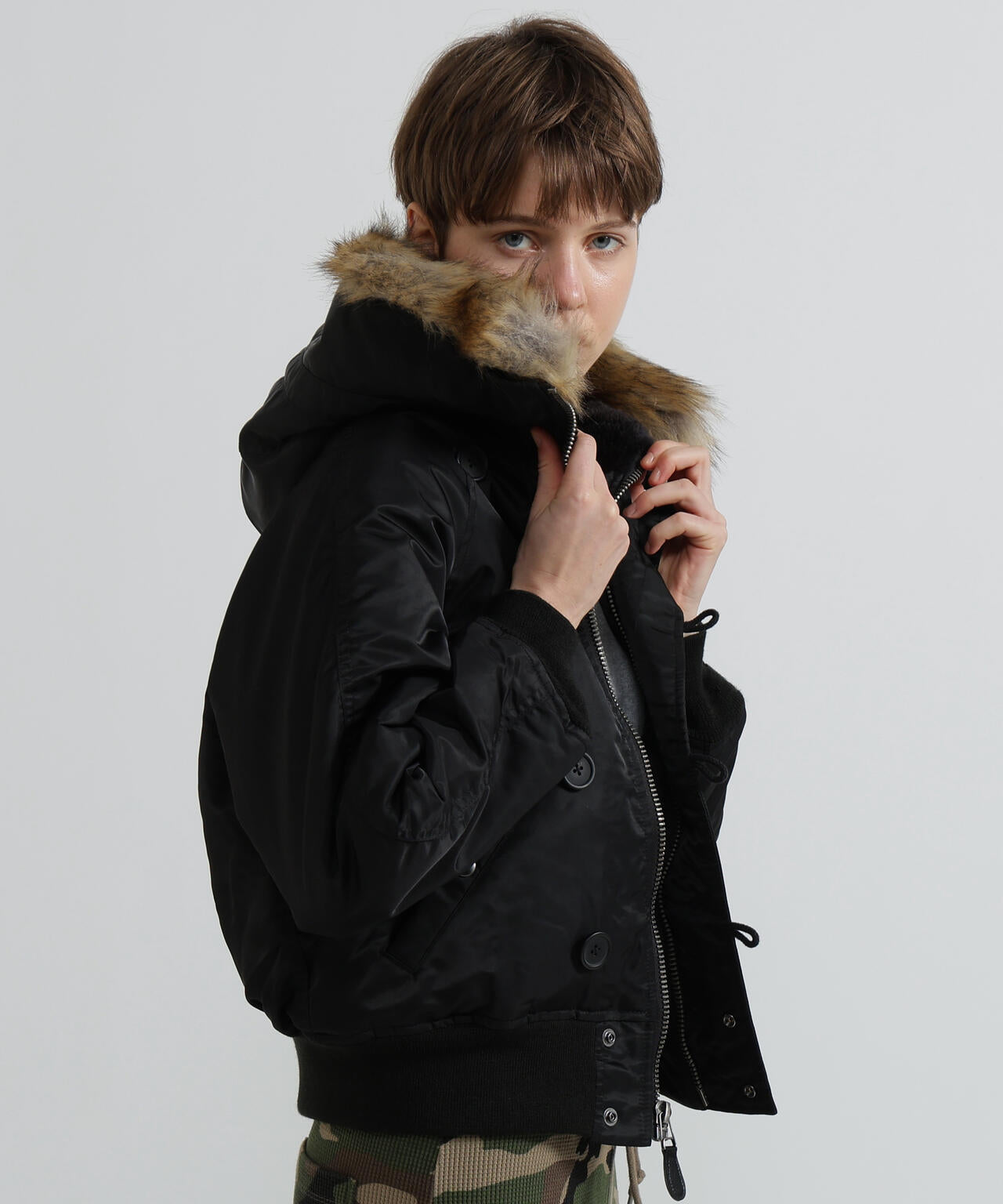 《WOMAN》N-2B COMMERCIAL