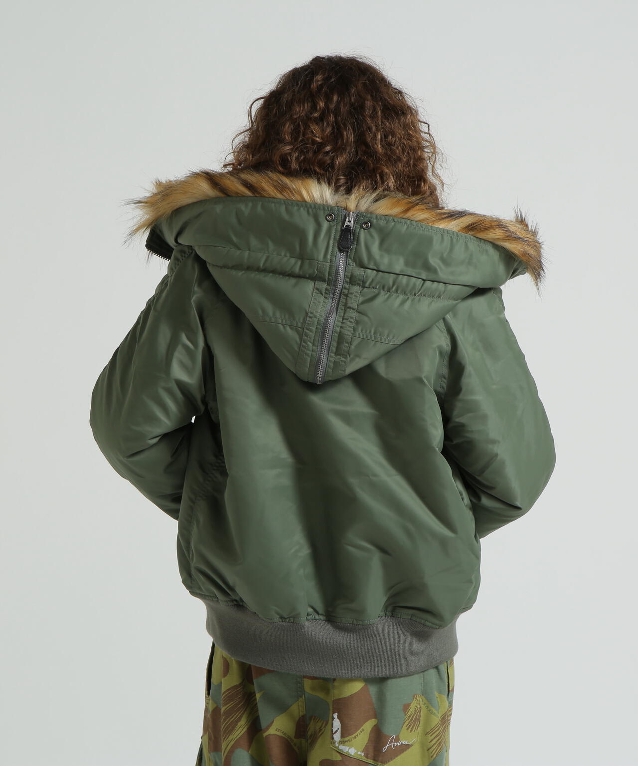 《WOMAN》N-2B COMMERCIAL